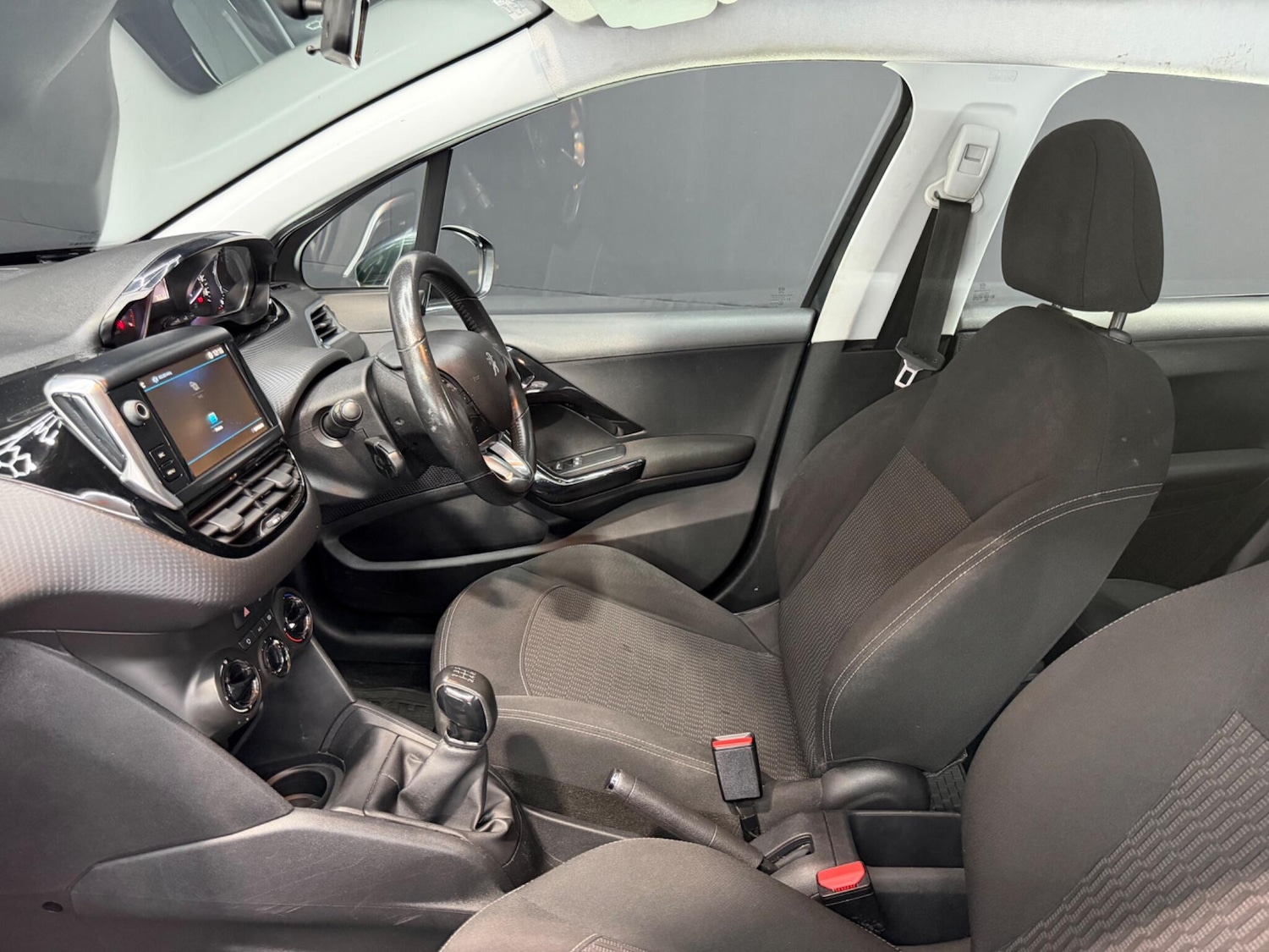 Used Peugeot 208 2017 for sale - 77343889: Photo 23