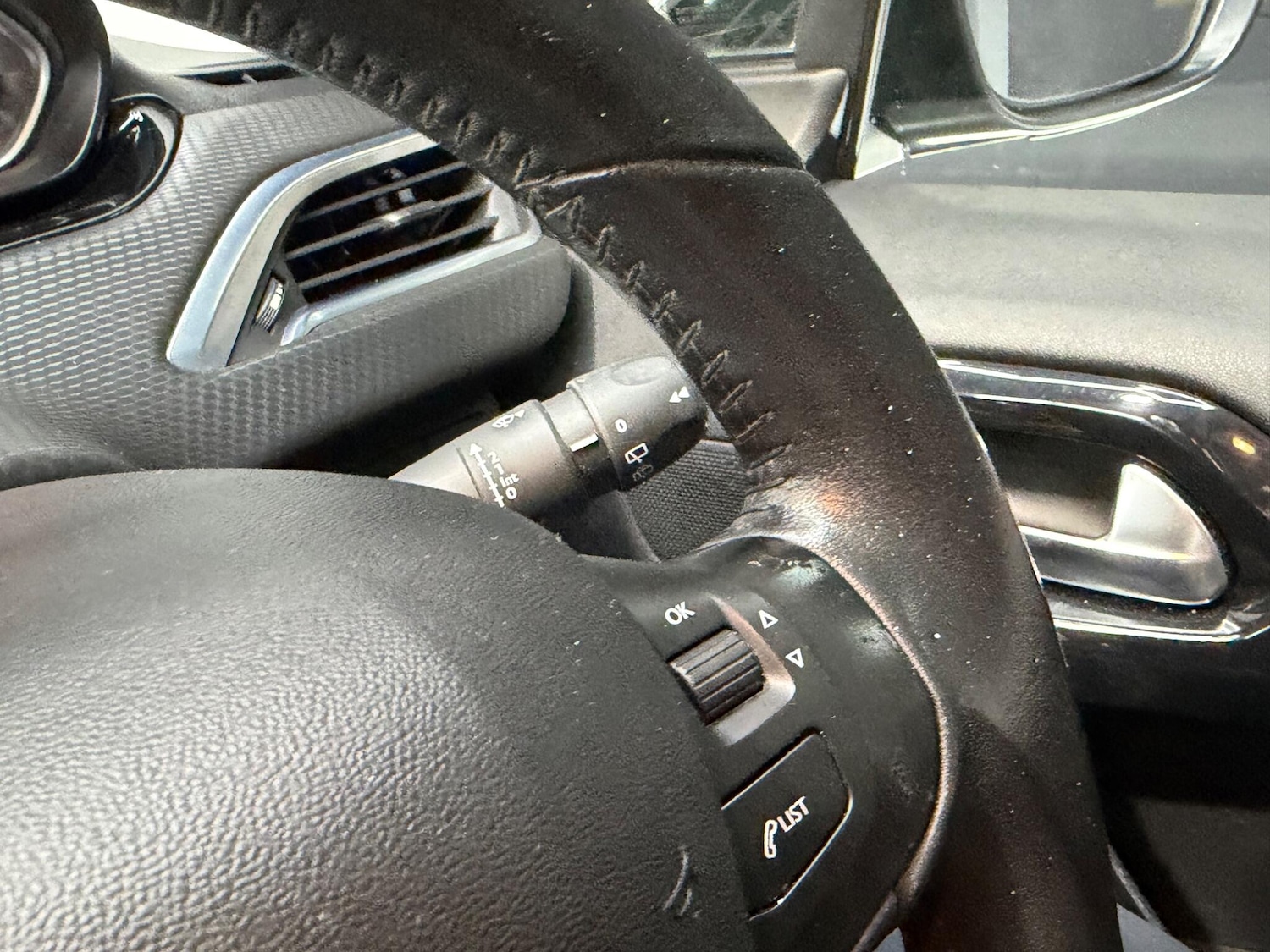 Used Peugeot 208 2017 for sale - 77343889: Photo 32