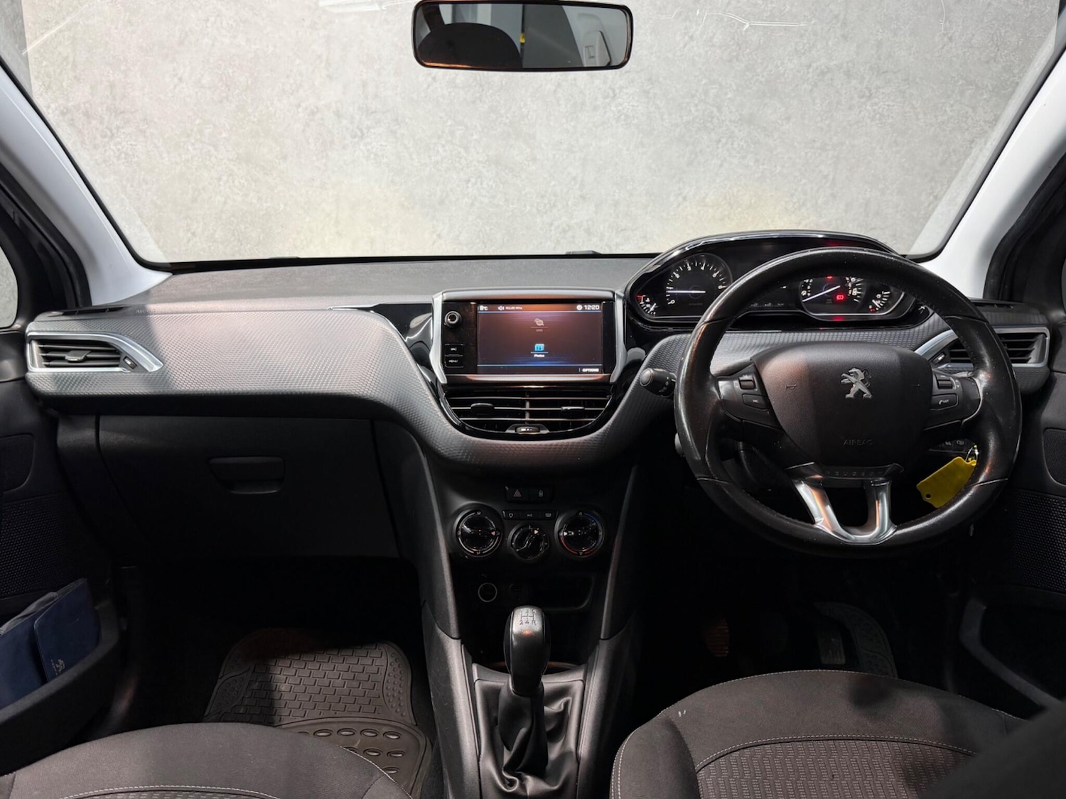 Used Peugeot 208 2017 for sale - 77343889: Photo 33