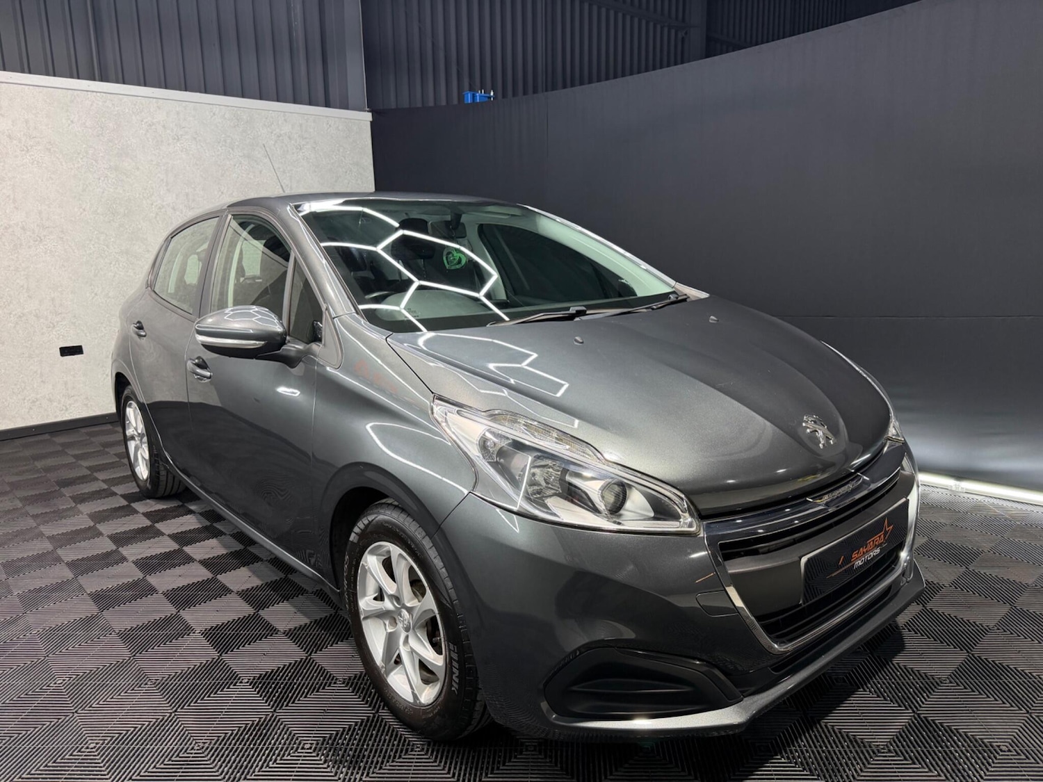 Used Peugeot 208 2017 for sale - 77343889: Photo 4