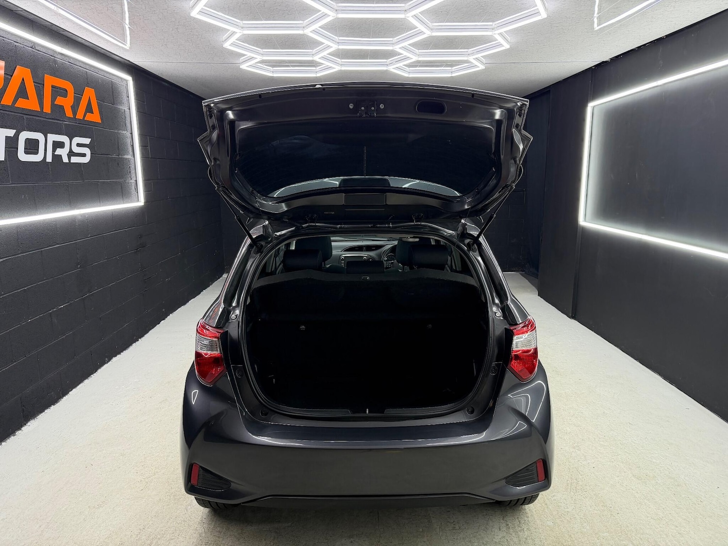 Used Toyota Yaris 2017 for sale - 77143887: Photo 15