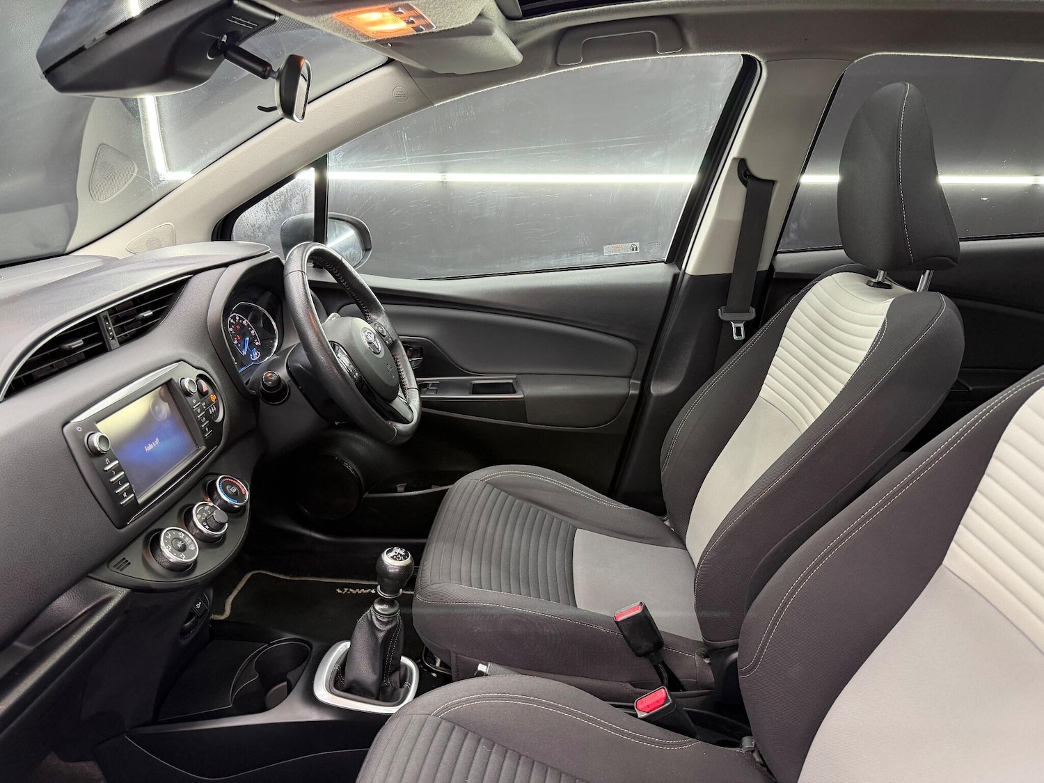 Used Toyota Yaris 2017 for sale - 77143887: Photo 19