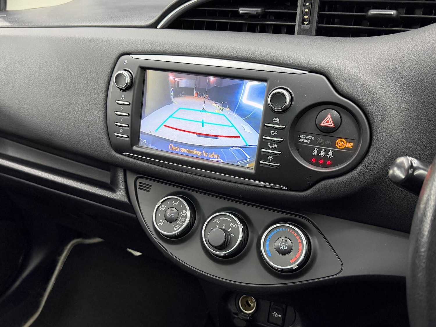 Used Toyota Yaris 2017 for sale - 77143887: Photo 24