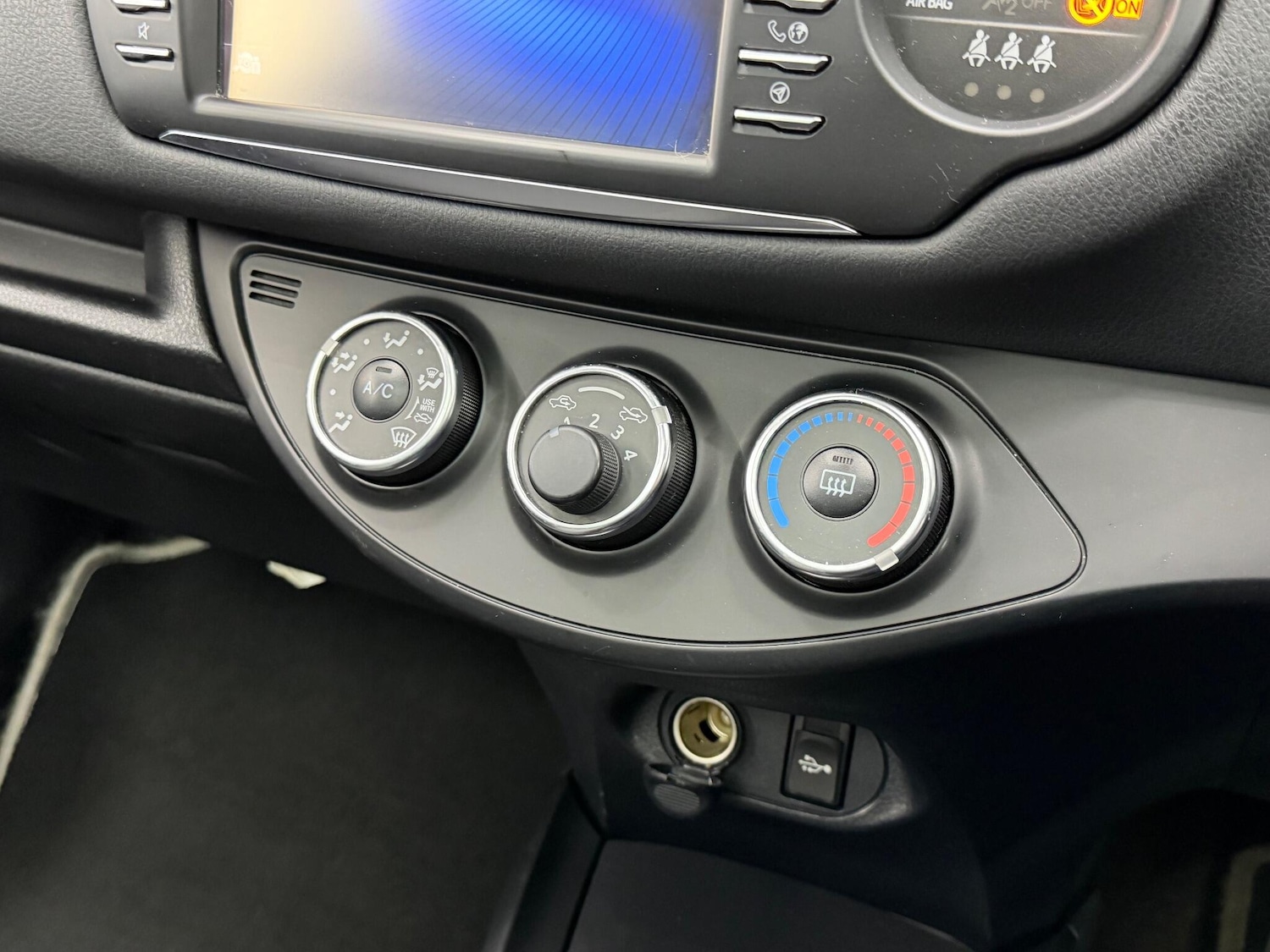 Used Toyota Yaris 2017 for sale - 77143887: Photo 25