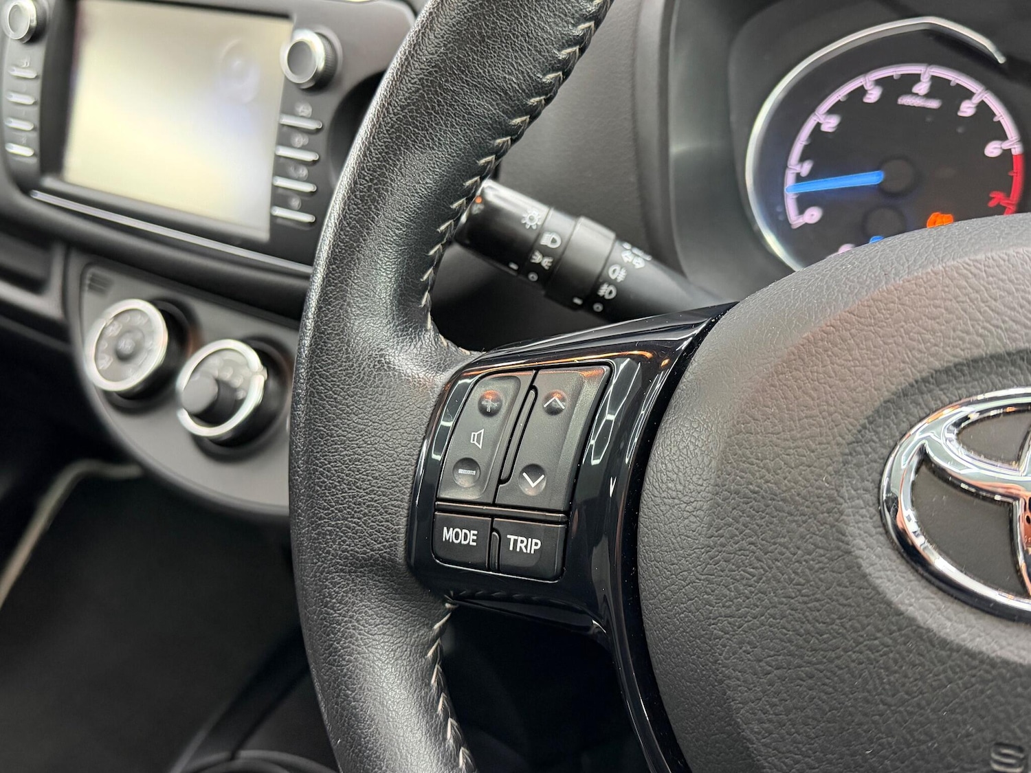 Used Toyota Yaris 2017 for sale - 77143887: Photo 35