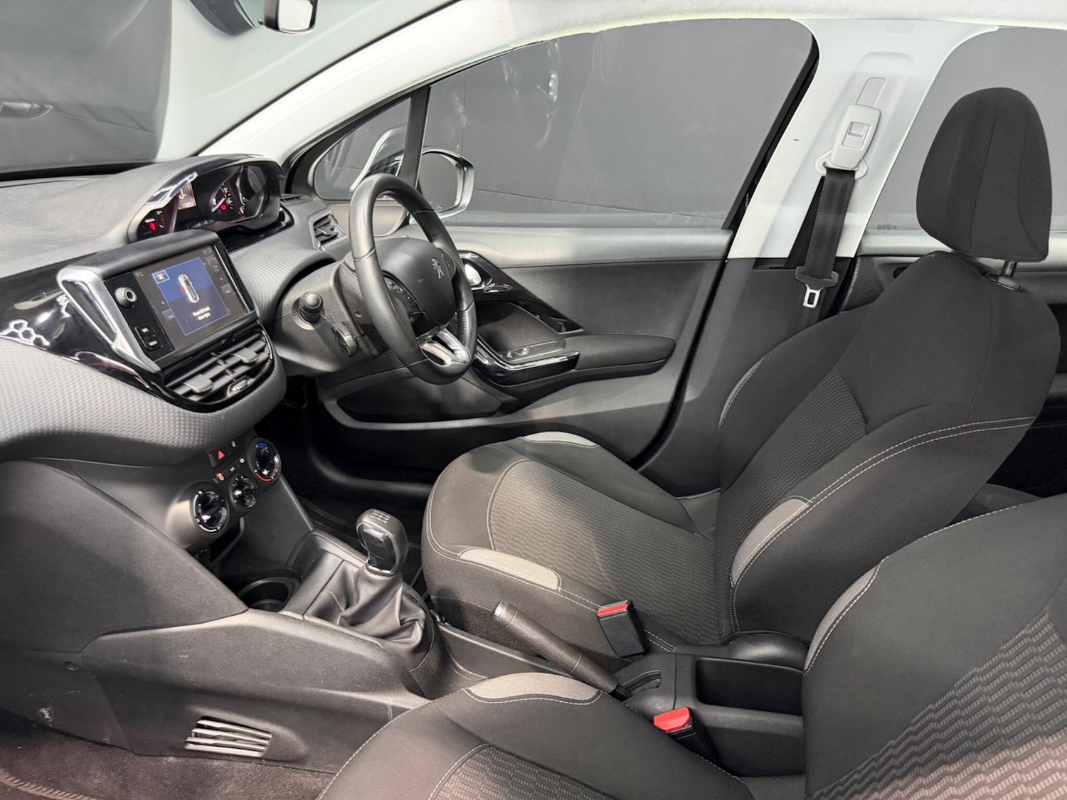 Used Peugeot 208 2016 for sale - 77343800: Photo 20