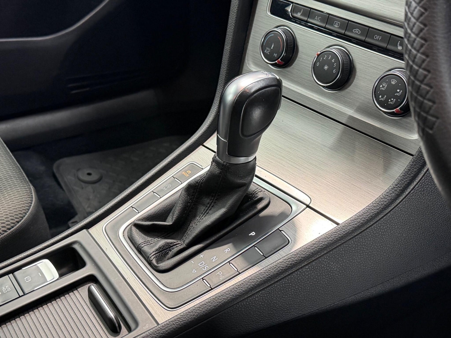 Used Volkswagen Golf 2016 for sale - 77330450: Photo 20