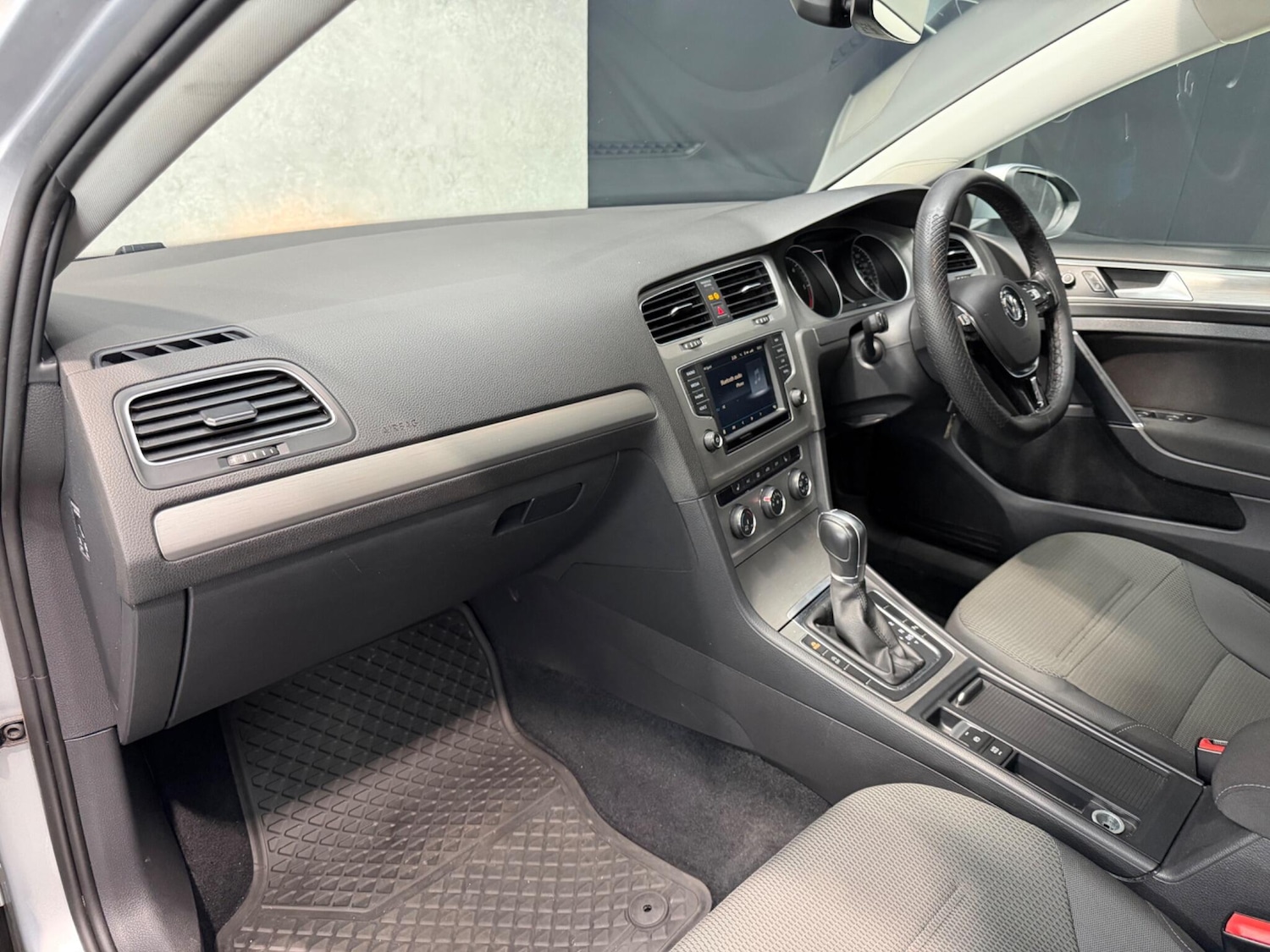 Used Volkswagen Golf 2016 for sale - 77330450: Photo 21