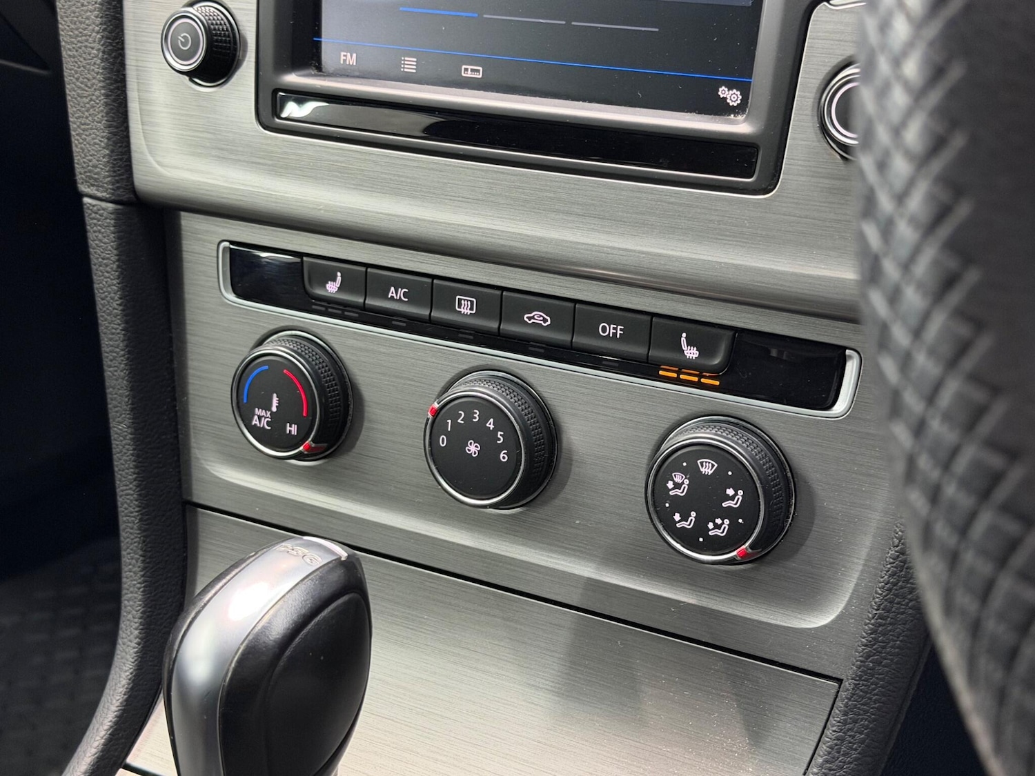 Used Volkswagen Golf 2016 for sale - 77330450: Photo 32