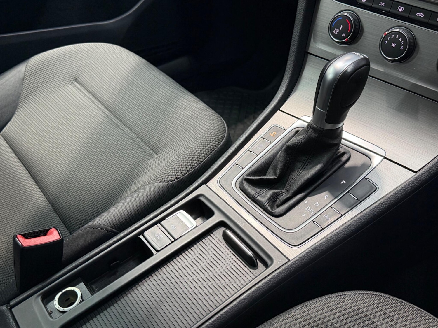 Used Volkswagen Golf 2016 for sale - 77330450: Photo 35