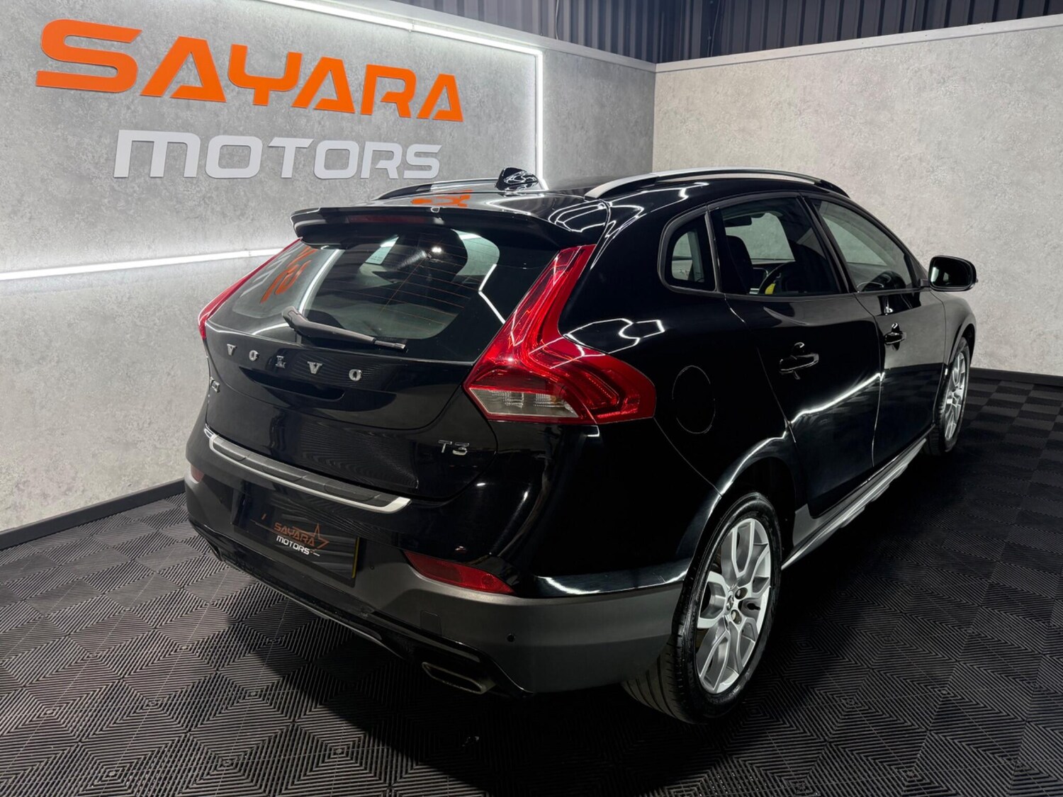 Used Volvo V40 2018 for sale - 77839369: Photo 11