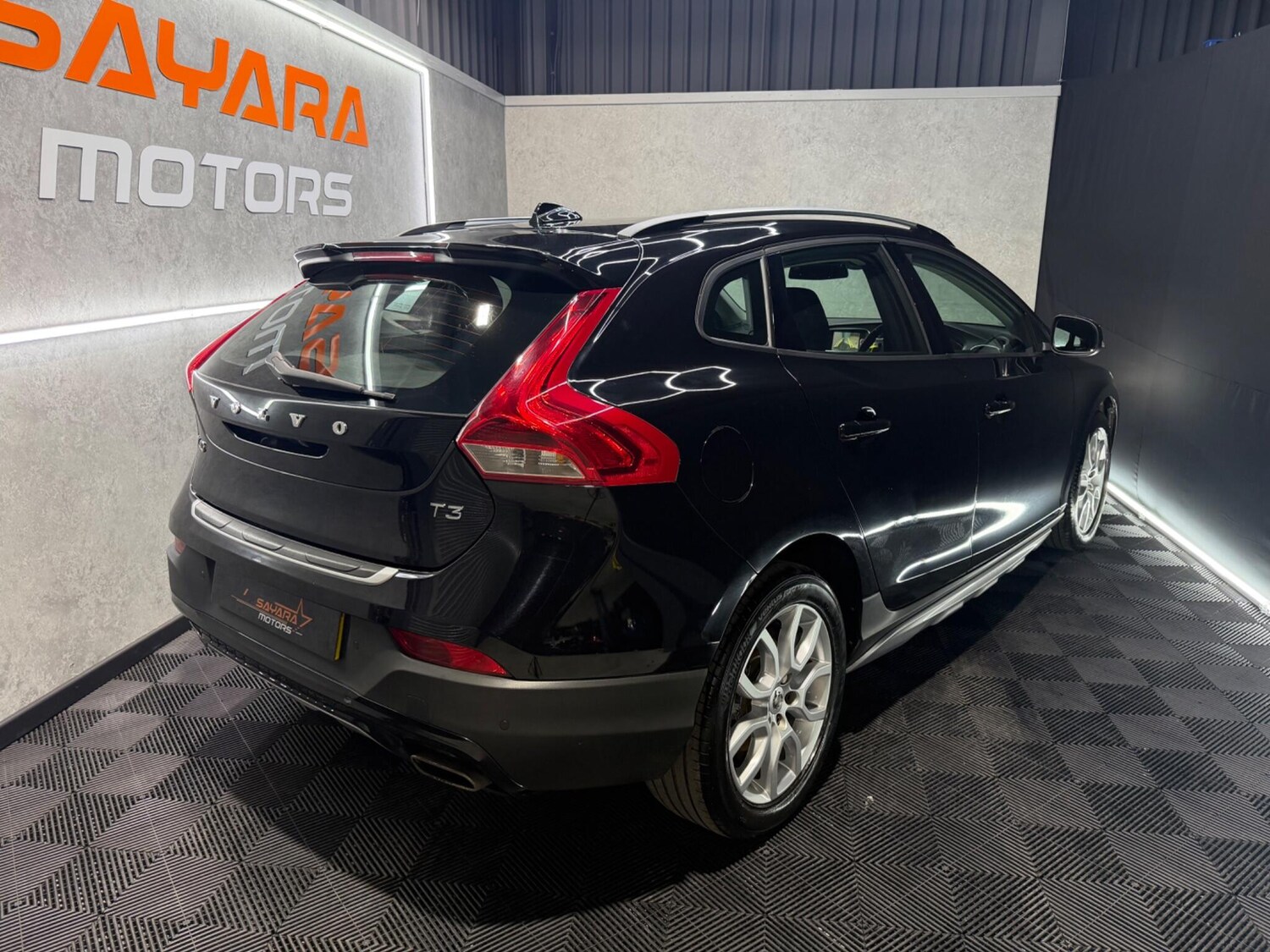 Used Volvo V40 2018 for sale - 77839369: Photo 12