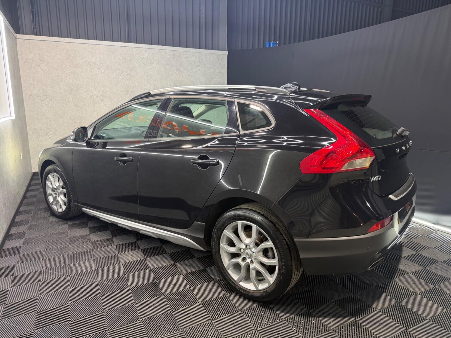 Used Volvo V40 2018 for sale - 77839369: Photo 13