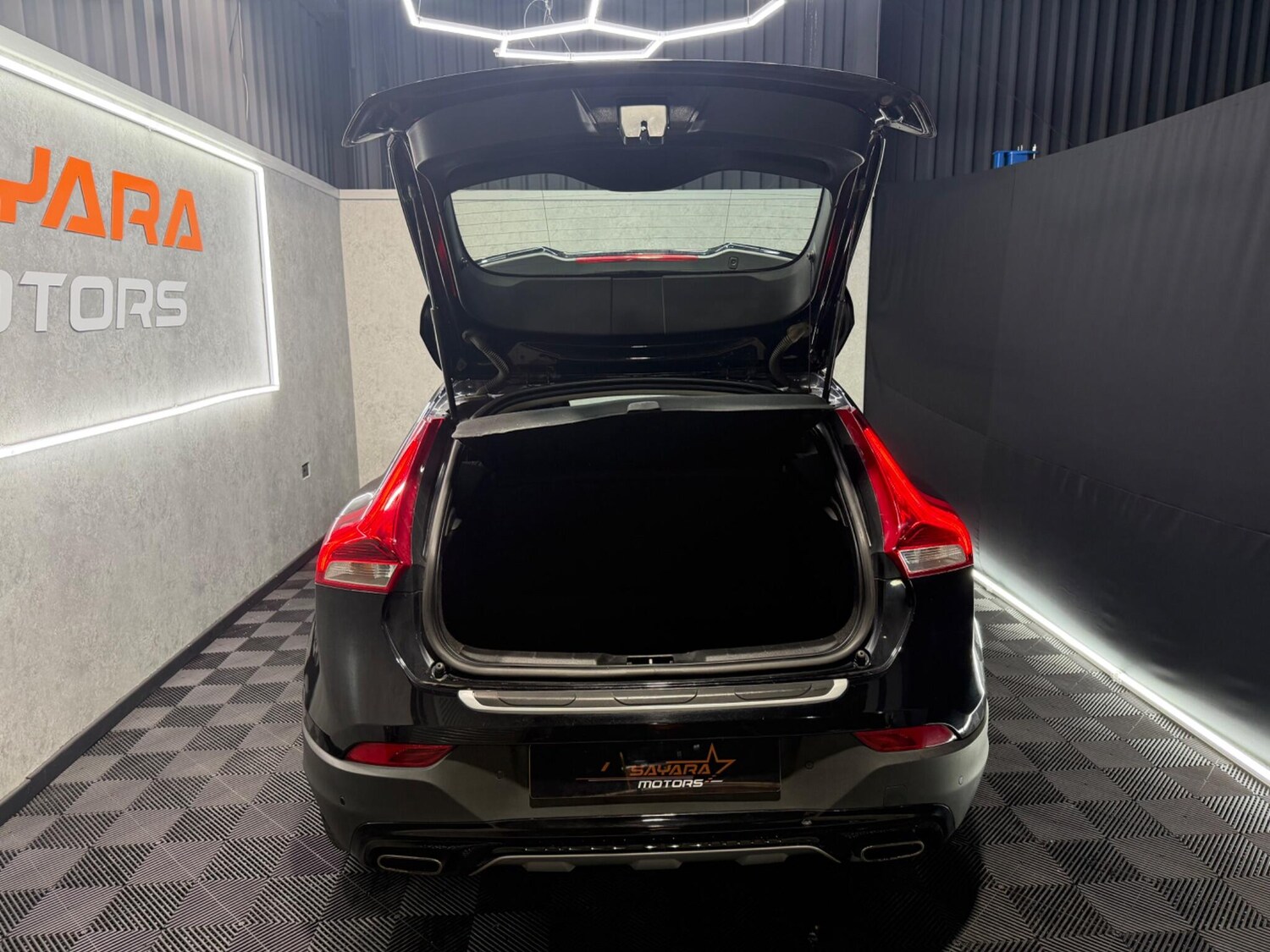 Used Volvo V40 2018 for sale - 77839369: Photo 15