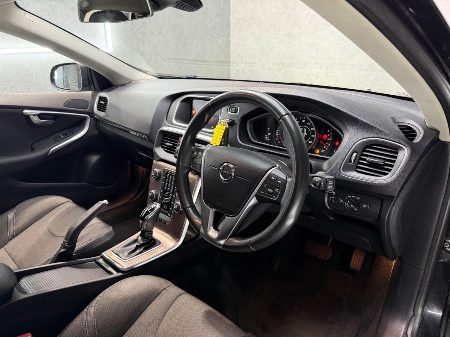 Used Volvo V40 2018 for sale - 77839369: Photo 16