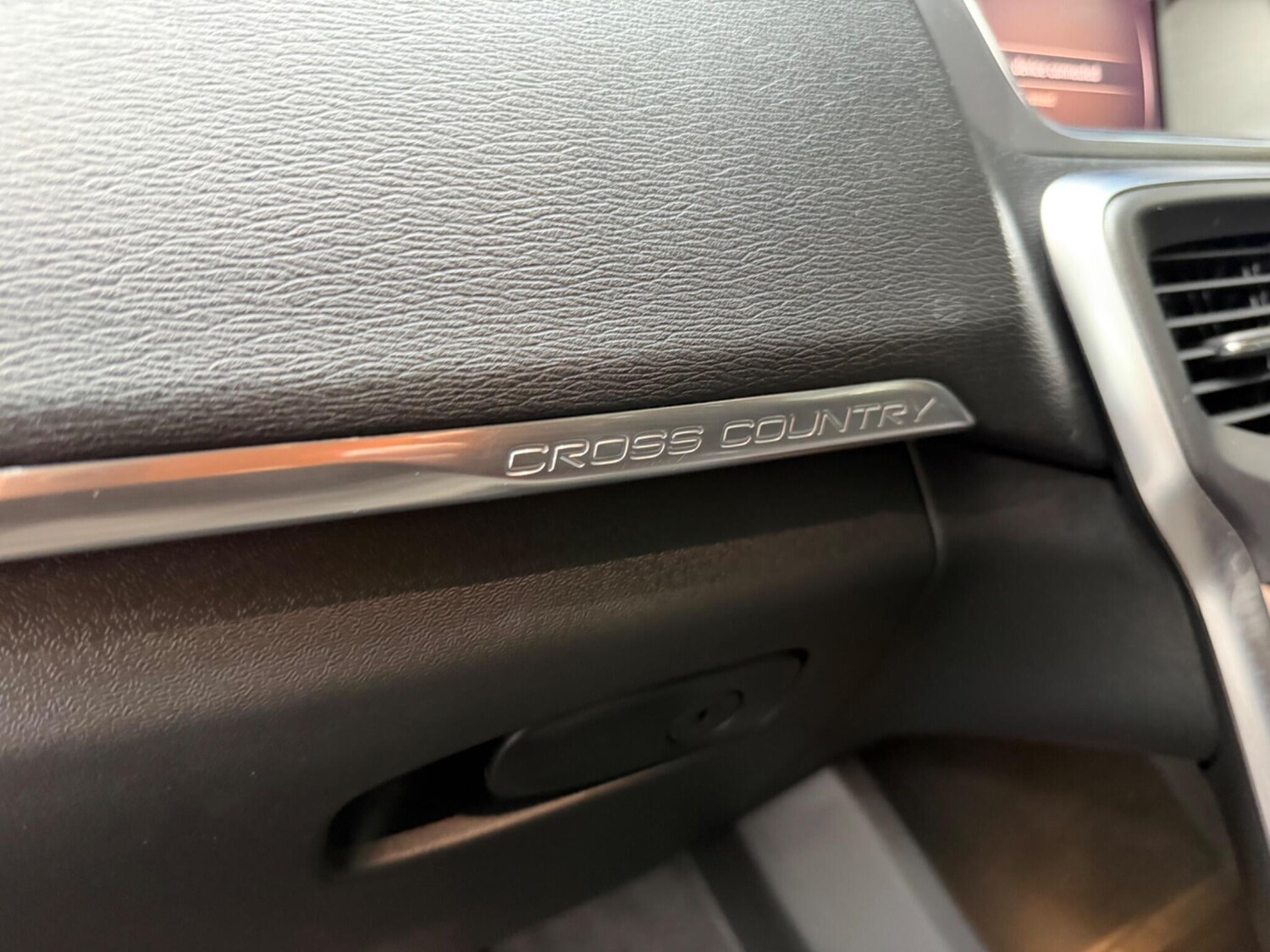 Used Volvo V40 2018 for sale - 77839369: Photo 20