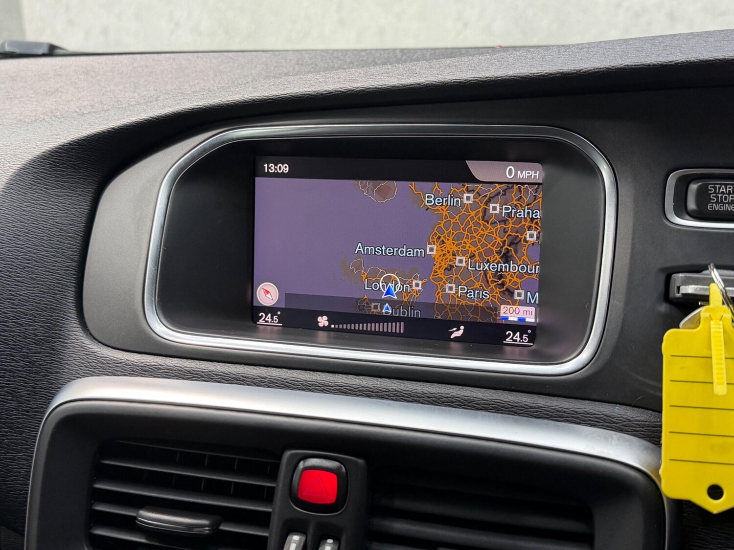 Used Volvo V40 2018 for sale - 77839369: Photo 32