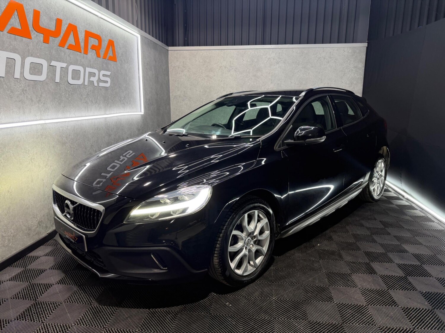 Used Volvo V40 2018 for sale - 77839369: Photo 7