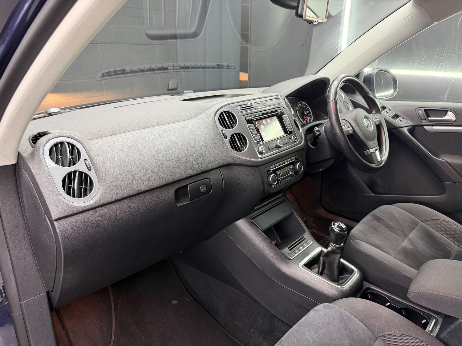 Used Volkswagen Tiguan 2014 for sale - 77015790: Photo 24