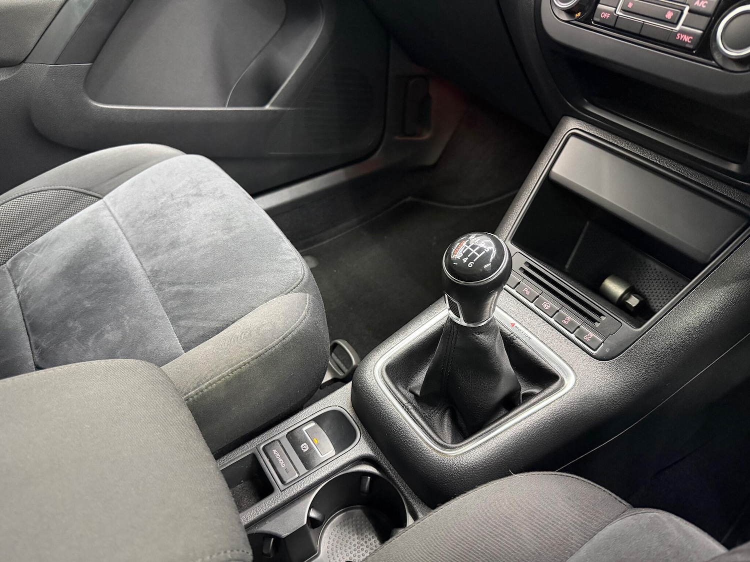 Used Volkswagen Tiguan 2014 for sale - 77015790: Photo 36