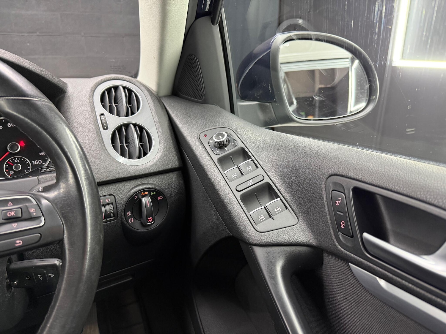 Used Volkswagen Tiguan 2014 for sale - 77015790: Photo 38