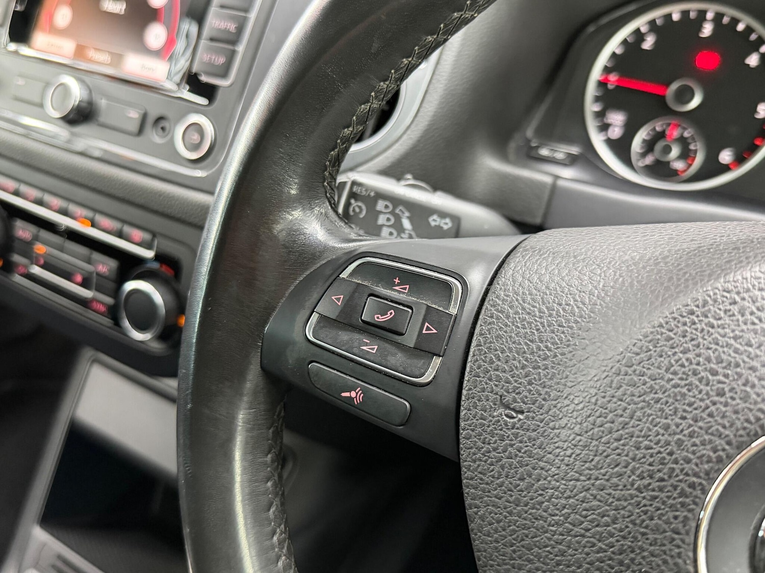 Used Volkswagen Tiguan 2014 for sale - 77015790: Photo 41