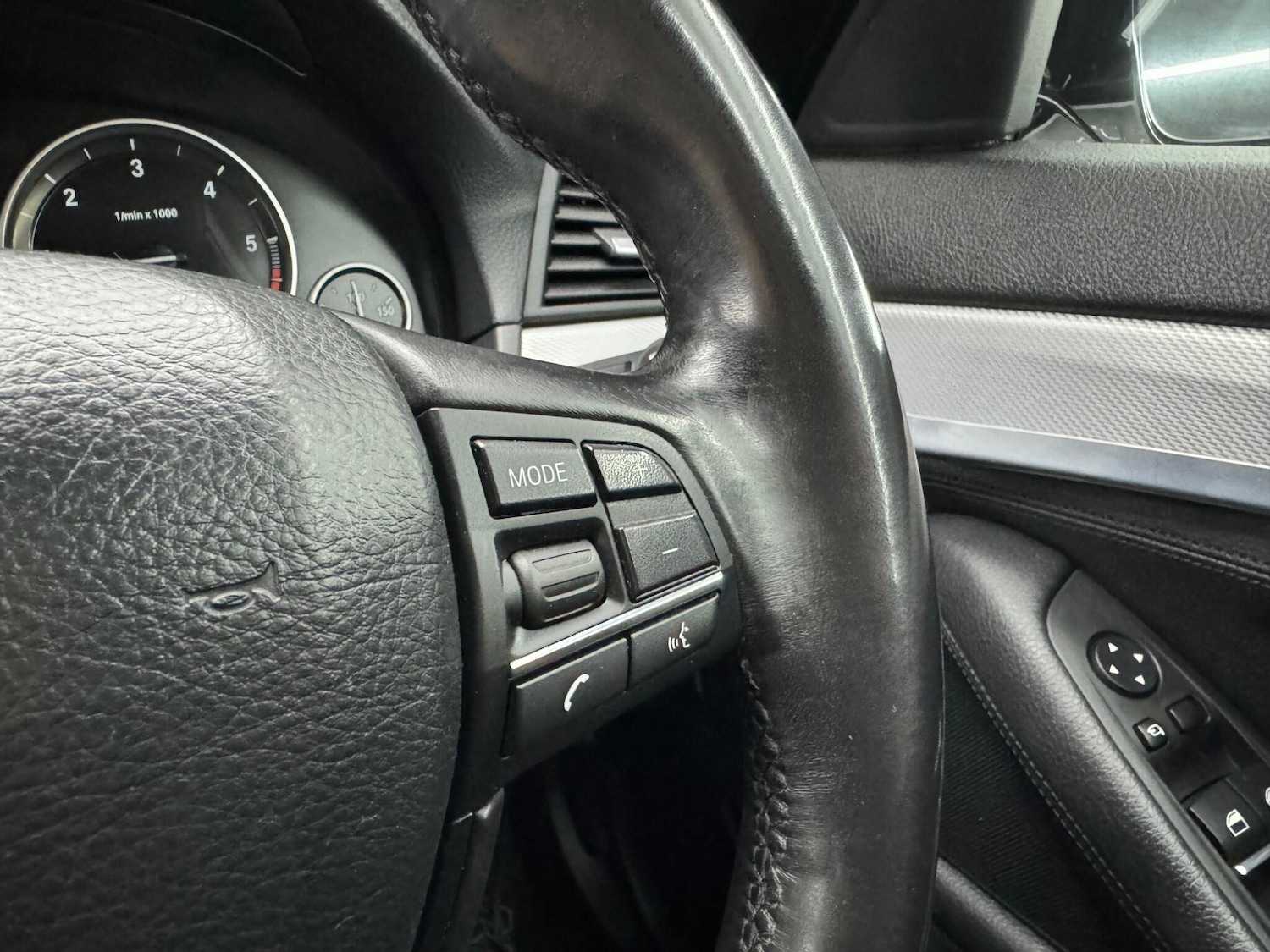 Used BMW 5 Series 2012 for sale - 76862564: Photo 39