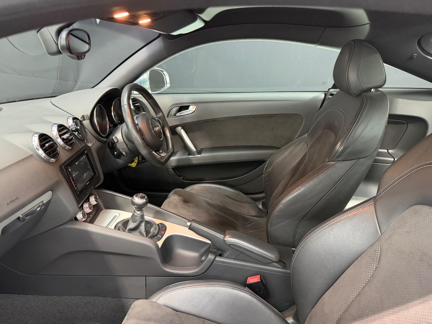 Used Audi TT 2011 for sale - 77441170: Photo 31