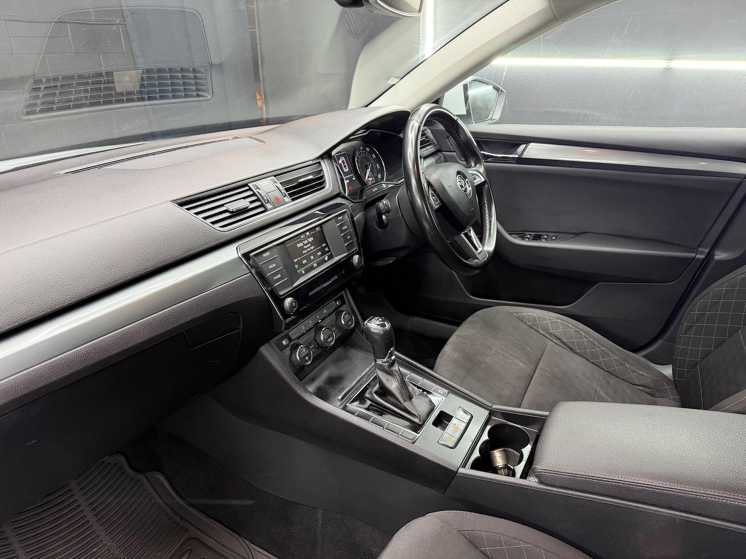 Used Skoda Superb 2015 for sale - 77143218: Photo 21