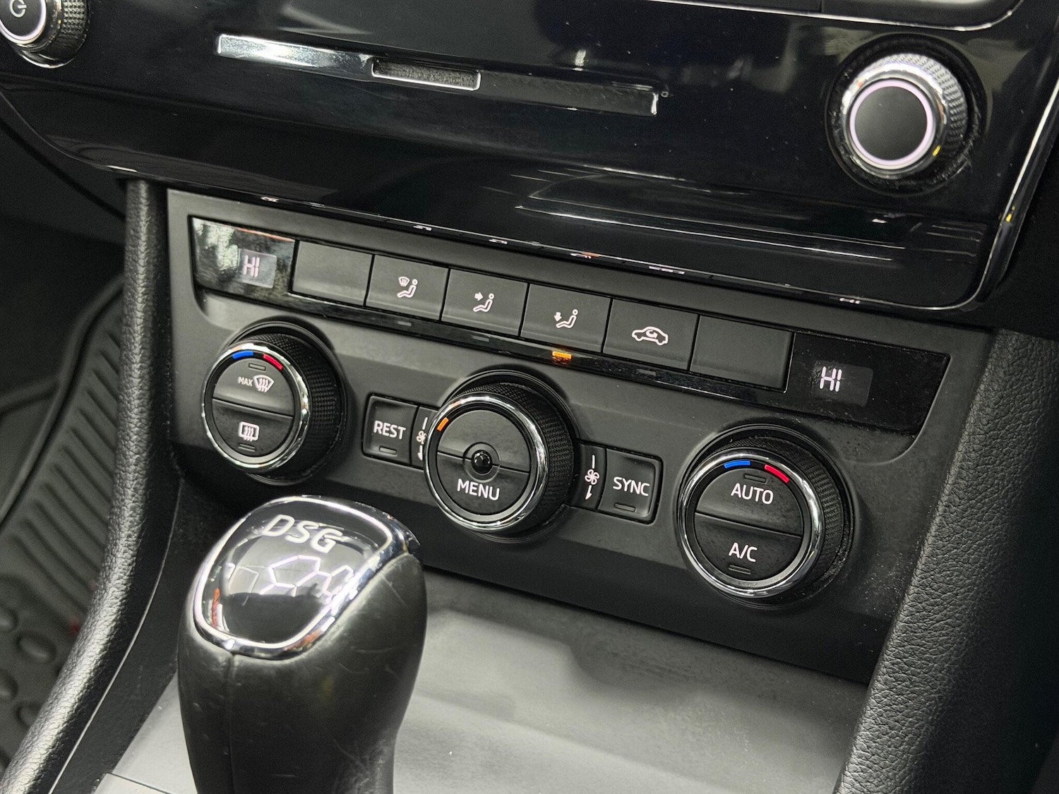 Used Skoda Superb 2015 for sale - 77143218: Photo 31