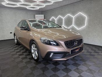 Used Volvo V40 Cross Country 2013 for sale - 79212125: Photo