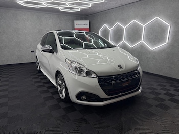 Used Peugeot 208 2017 for sale - 79552787: Photo
