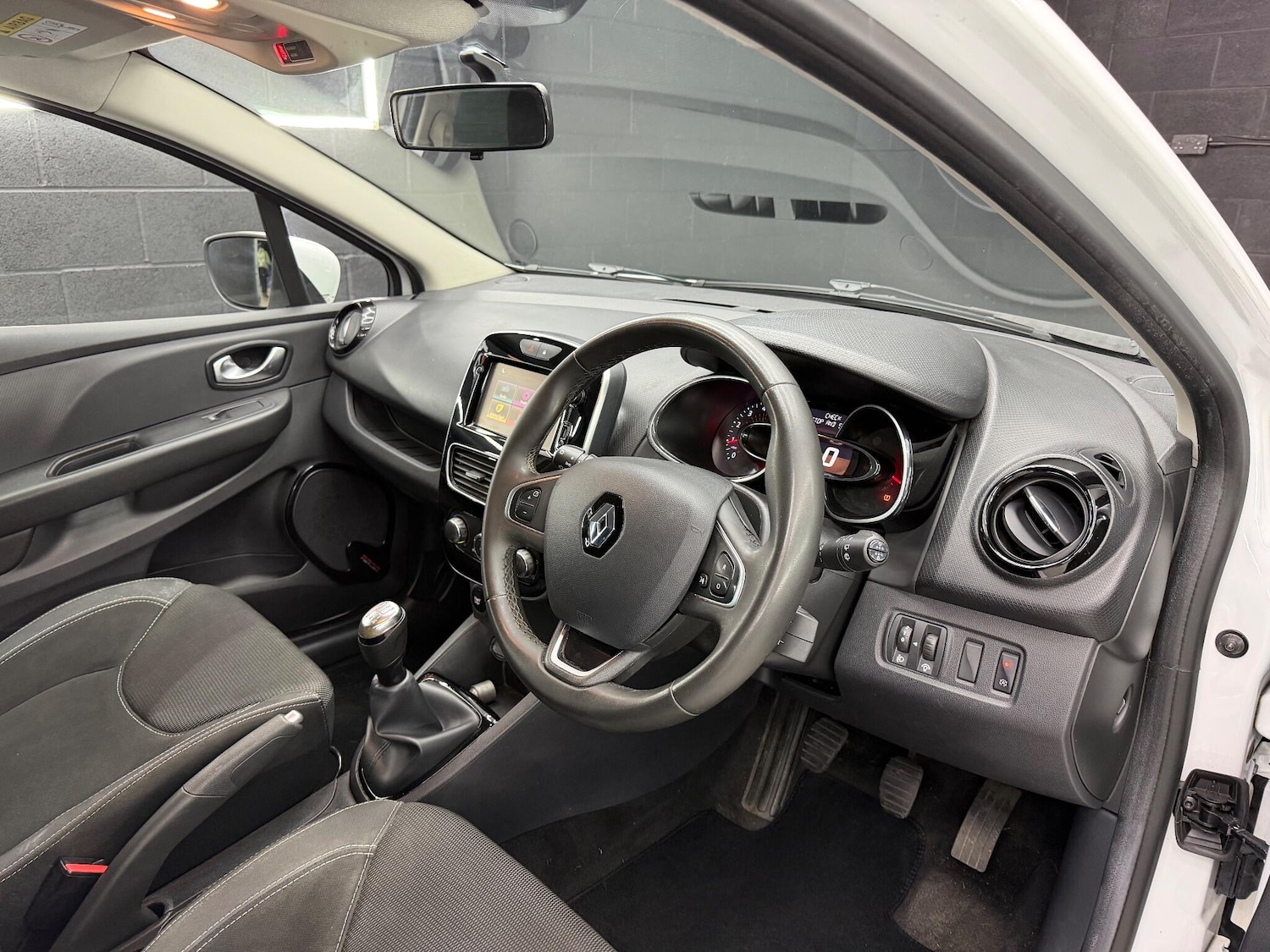 Used Renault Clio 2018 for sale - 77143466: Photo 19