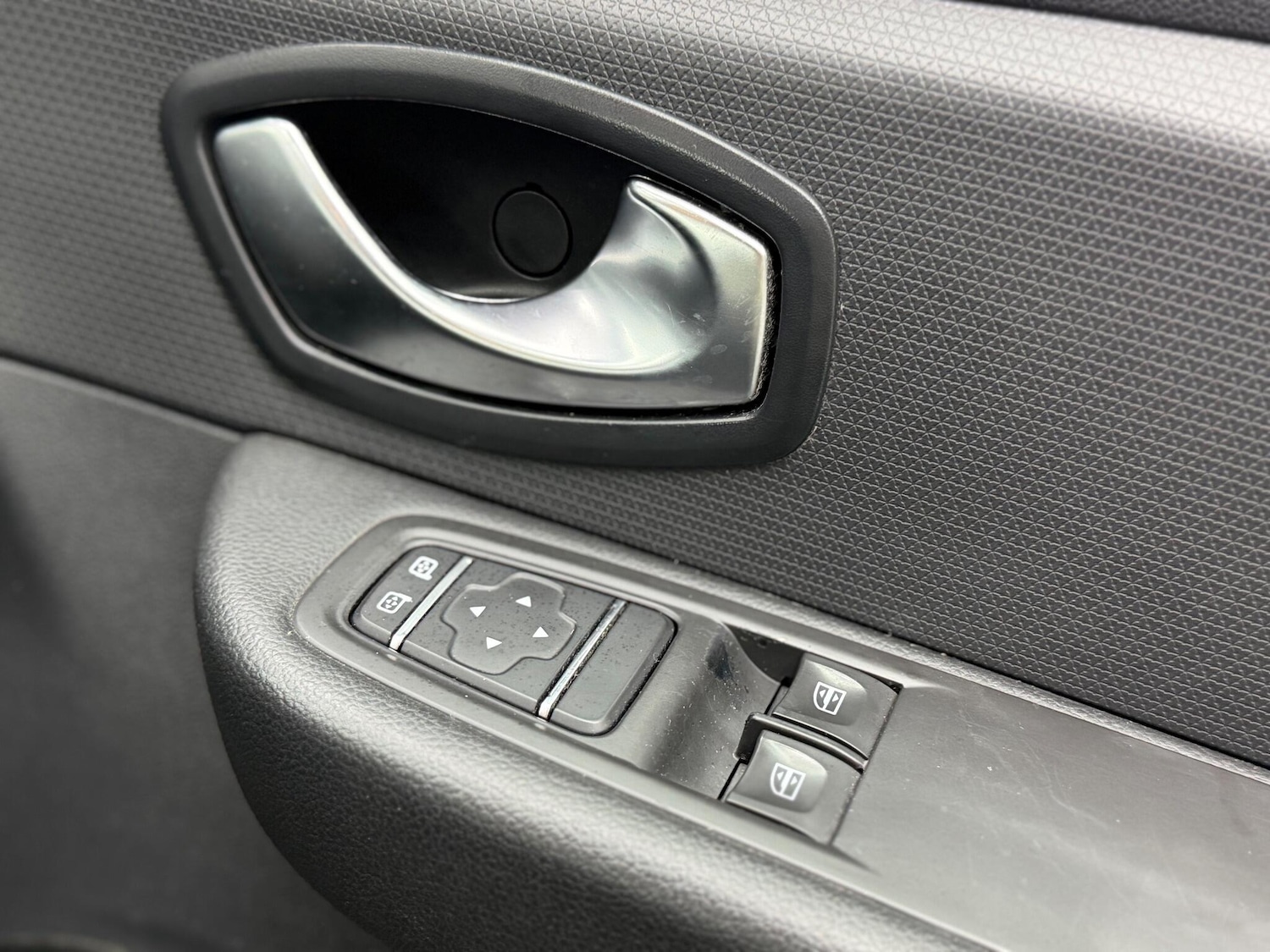 Used Renault Clio 2018 for sale - 77143466: Photo 30