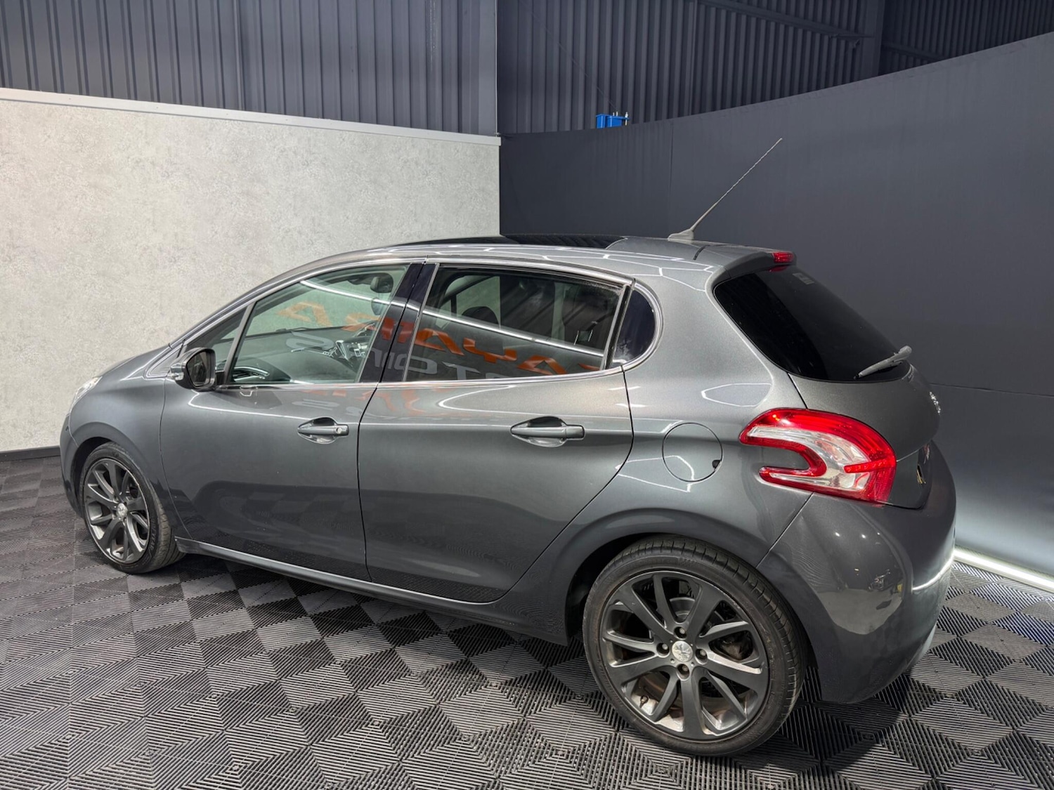 Used Peugeot 208 2014 for sale - 77331442: Photo 13