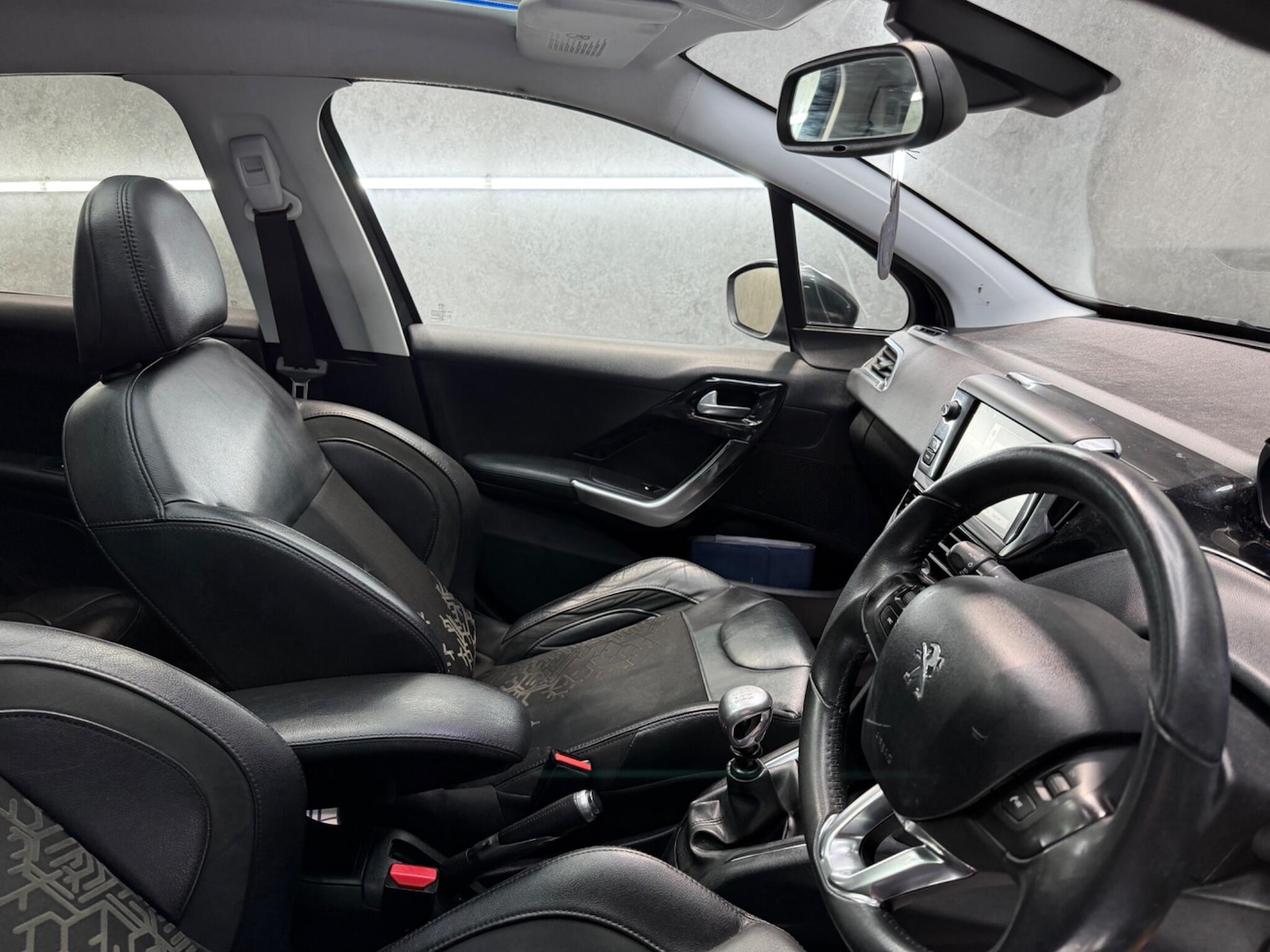 Used Peugeot 208 2014 for sale - 77331442: Photo 18