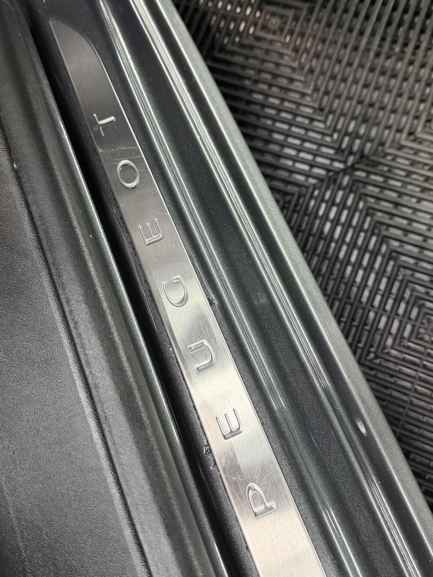 Used Peugeot 208 2014 for sale - 77331442: Photo 23