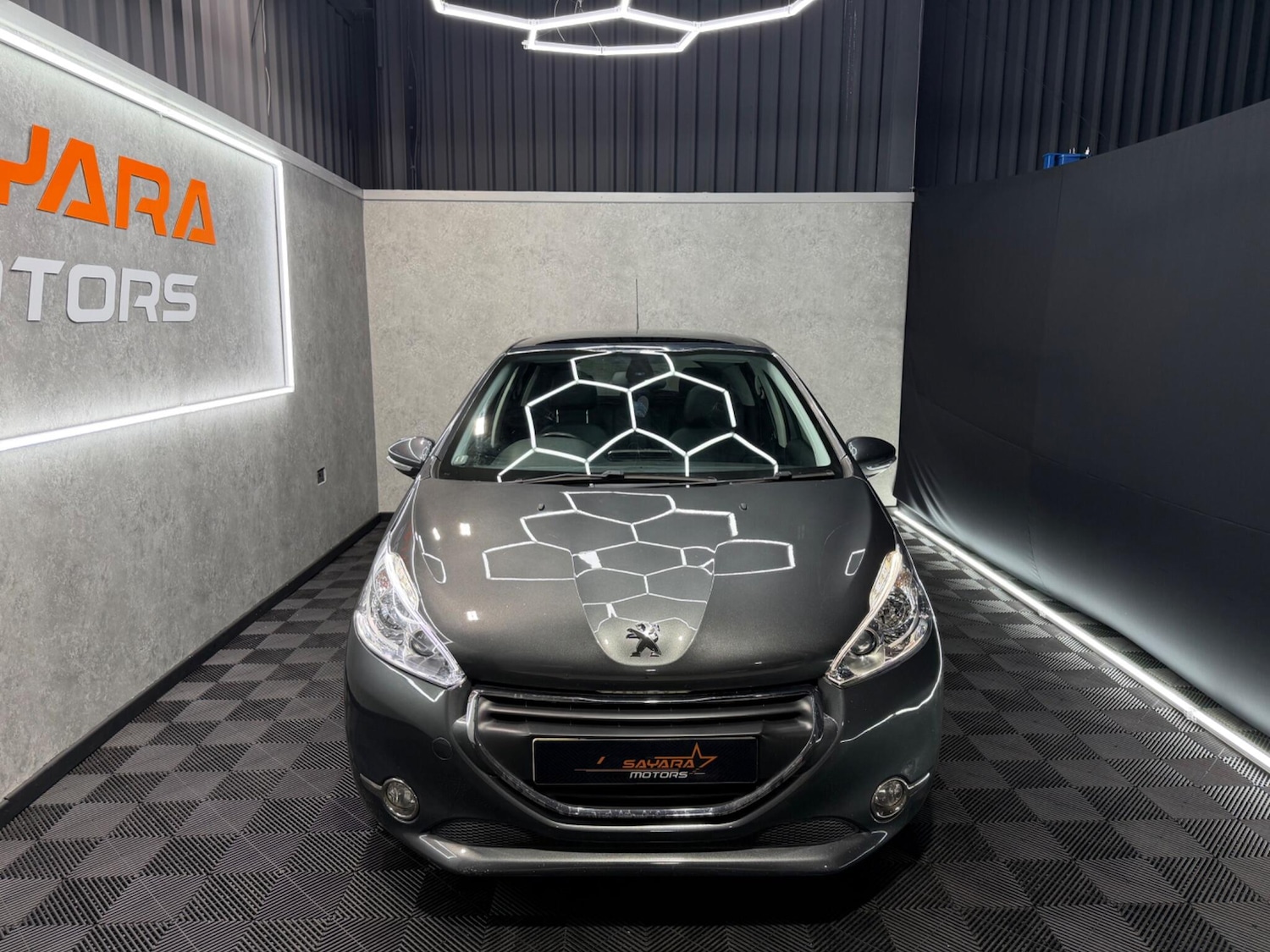 Used Peugeot 208 2014 for sale - 77331442: Photo 3