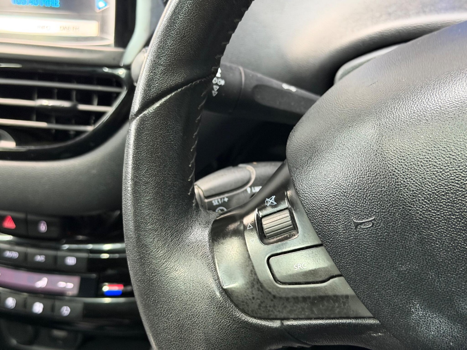 Used Peugeot 208 2014 for sale - 77331442: Photo 32