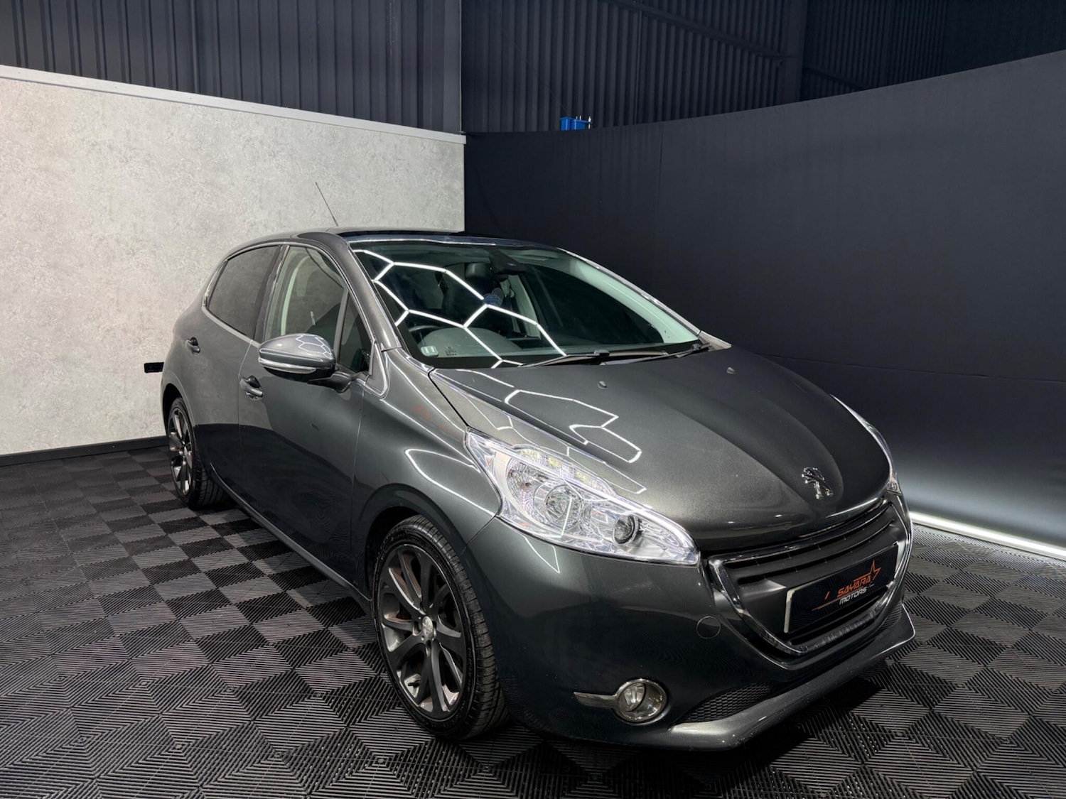 Used Peugeot 208 2014 for sale - 77331442: Photo 4