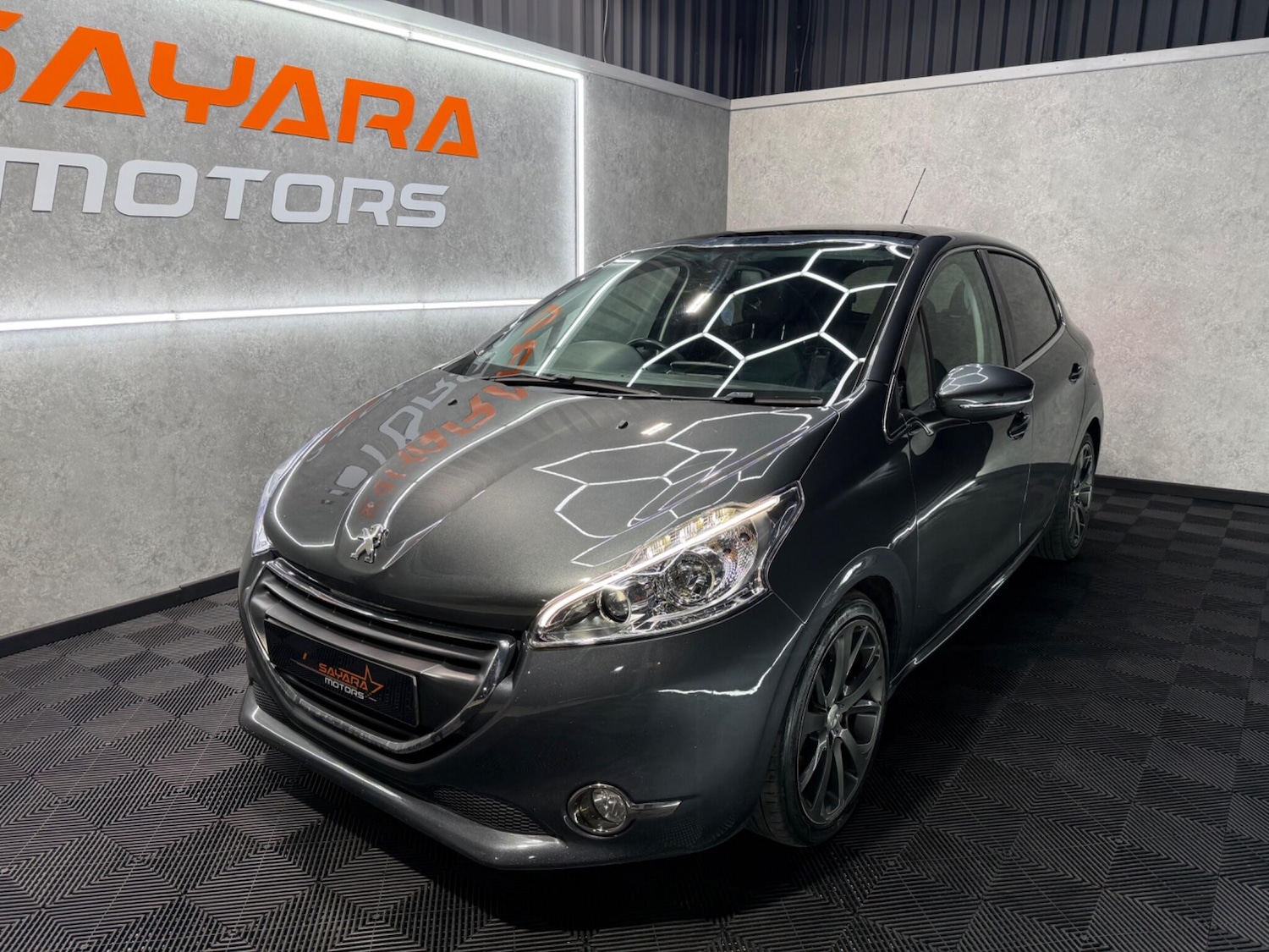 Used Peugeot 208 2014 for sale - 77331442: Photo 6