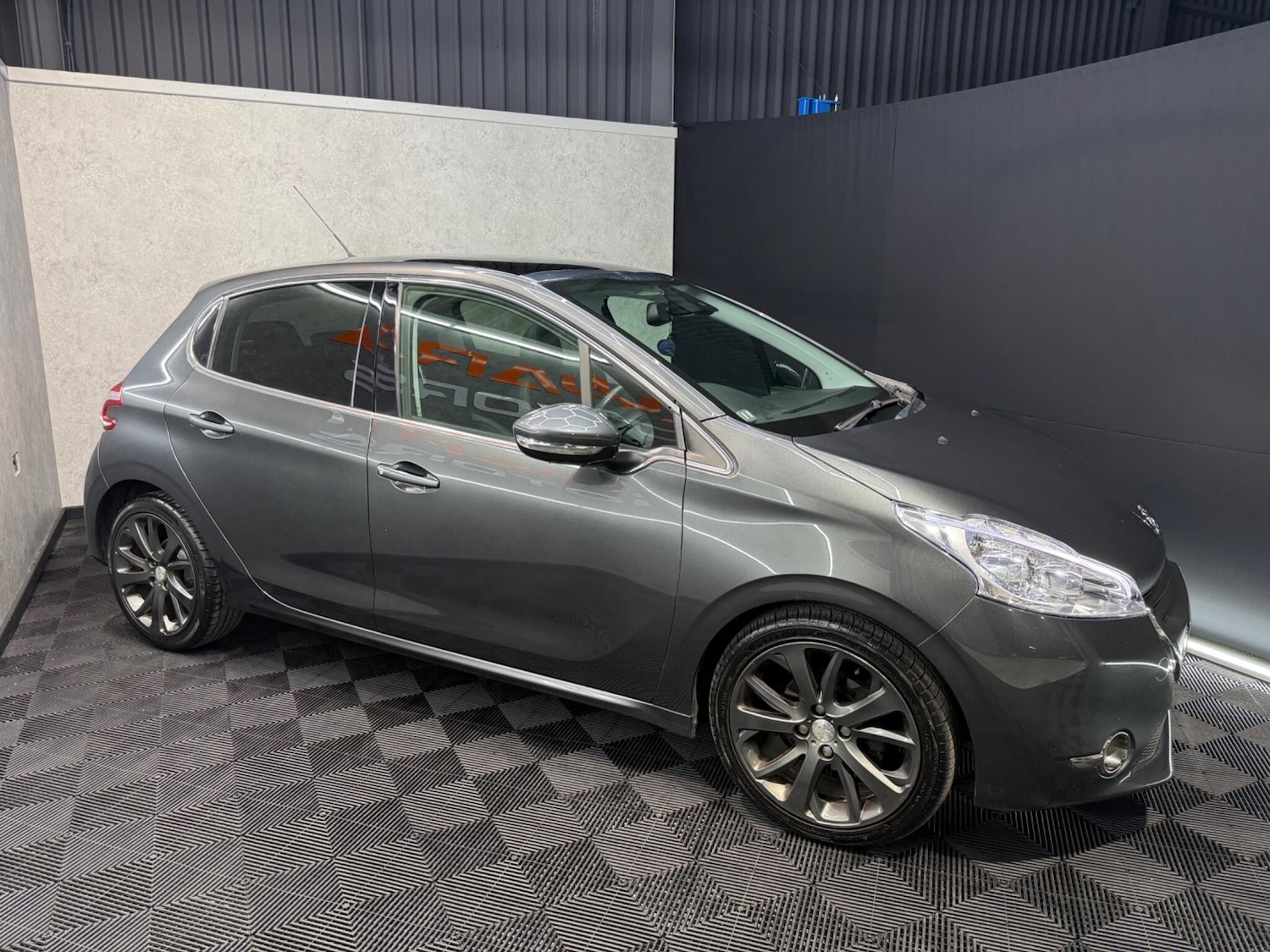 Used Peugeot 208 2014 for sale - 77331442: Photo 7