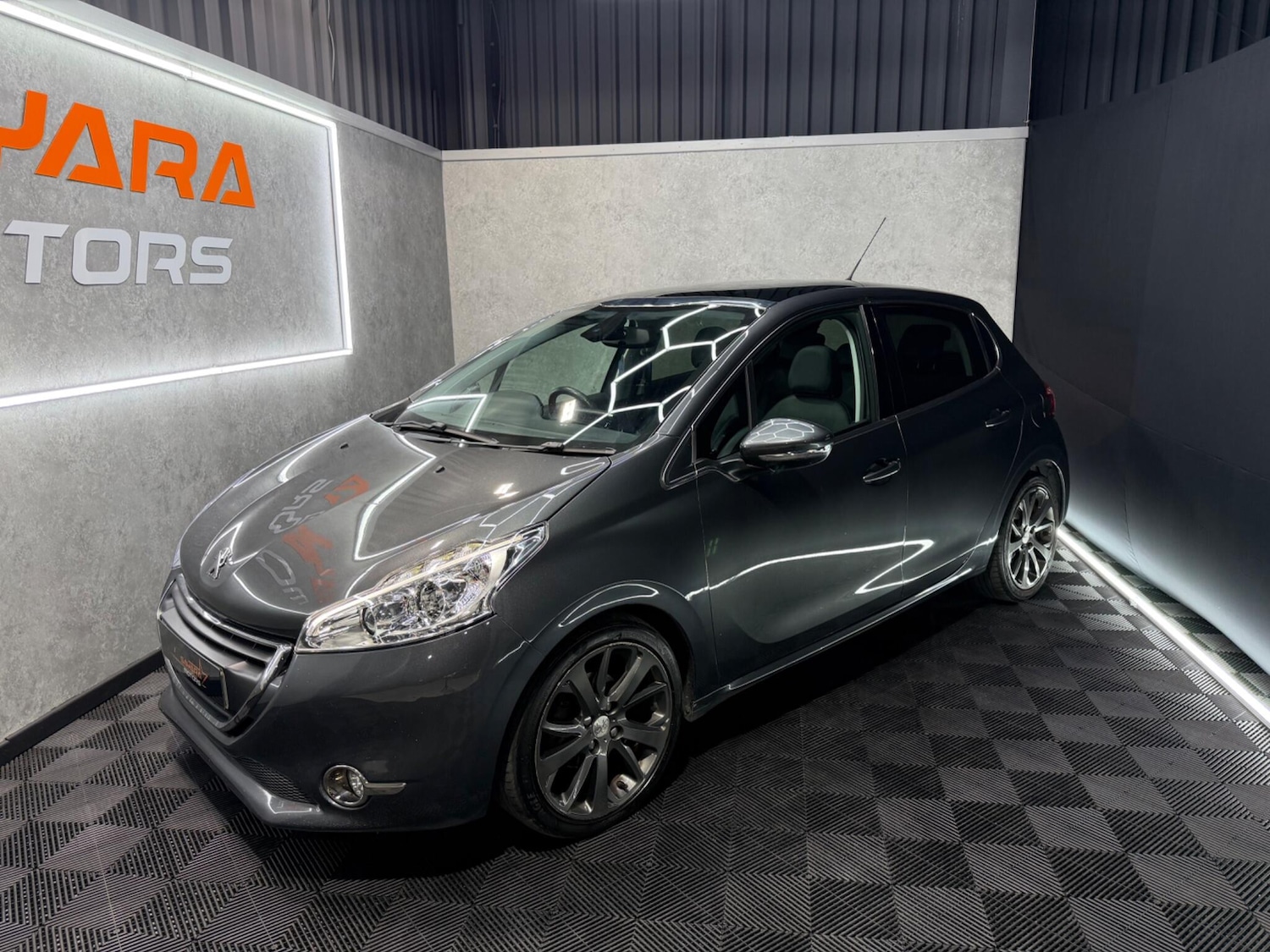 Used Peugeot 208 2014 for sale - 77331442: Photo 8