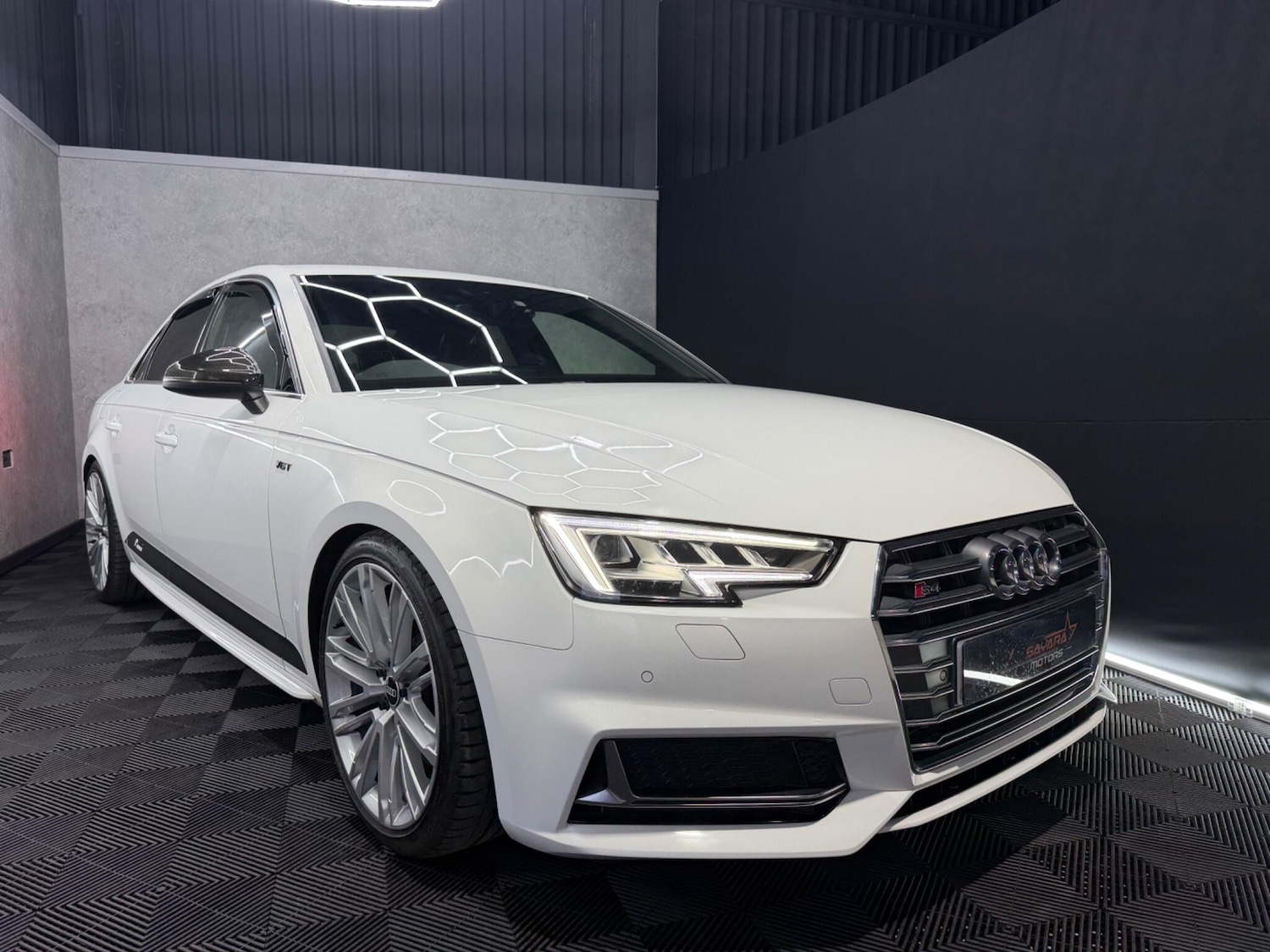 Used Audi A4 2017 for sale - 78100516: Photo 8