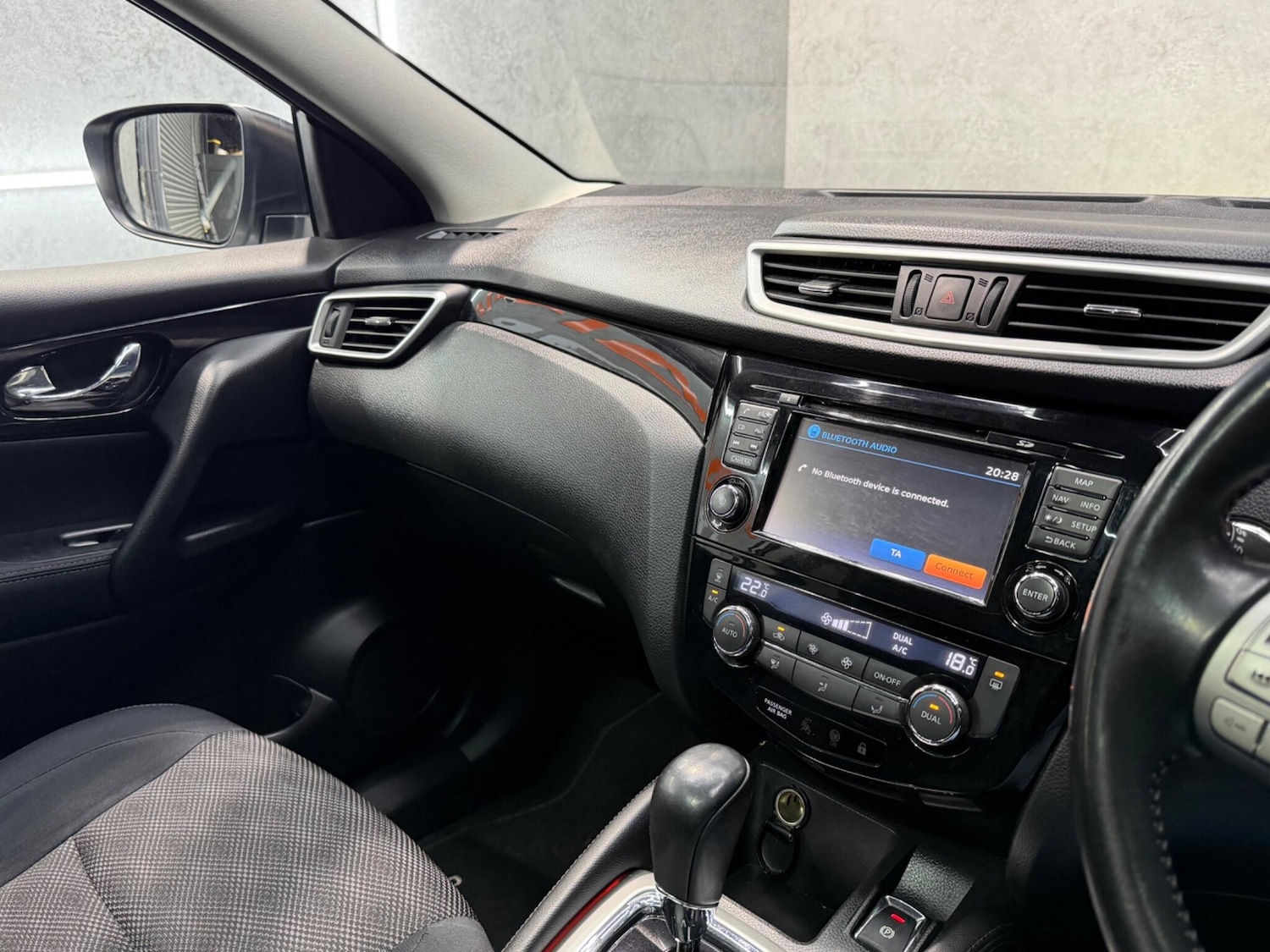 Used Nissan Qashqai for sale - 77550614: Photo 25