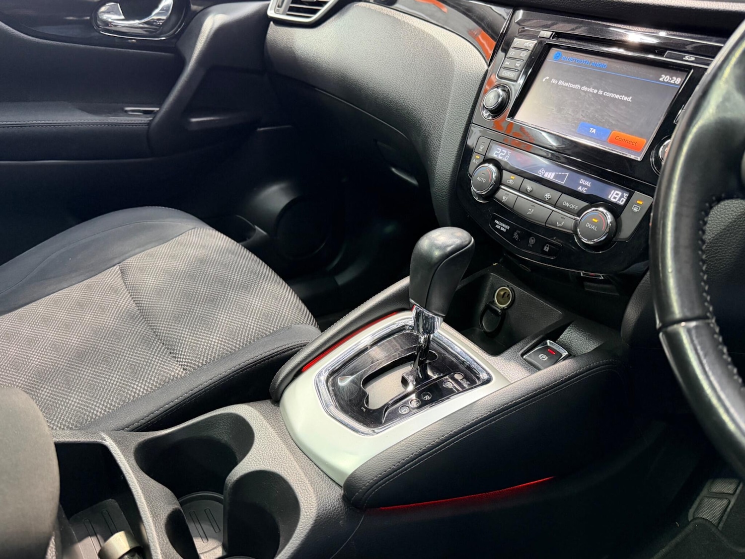 Used Nissan Qashqai for sale - 77550614: Photo 26