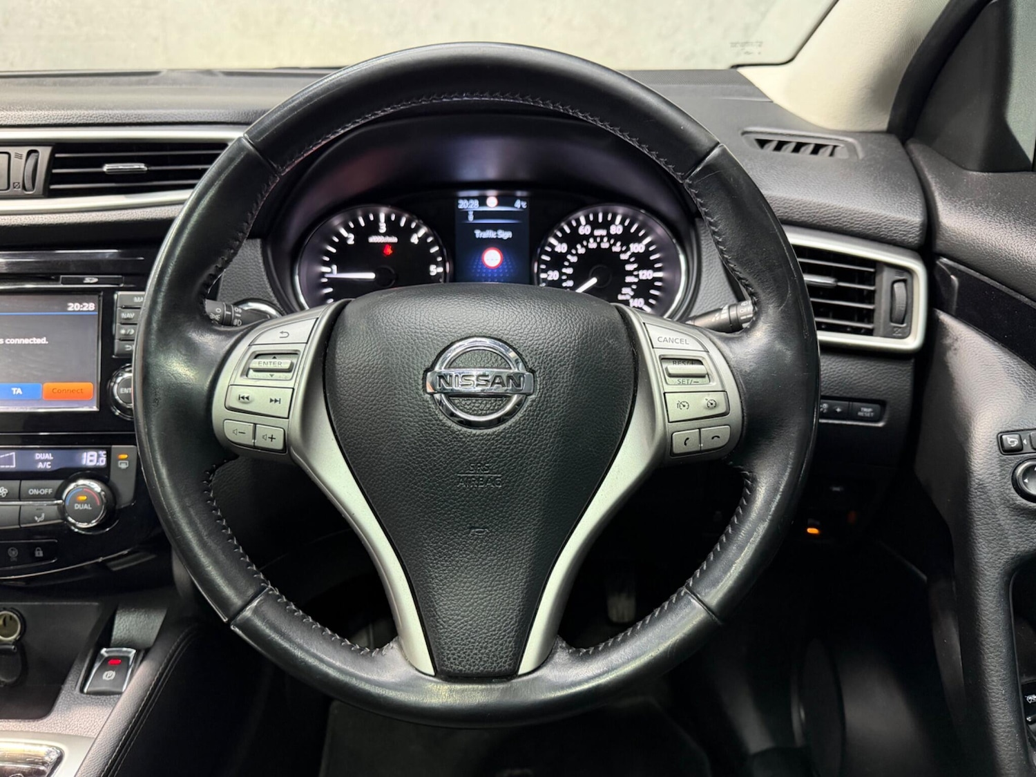 Used Nissan Qashqai for sale - 77550614: Photo 34