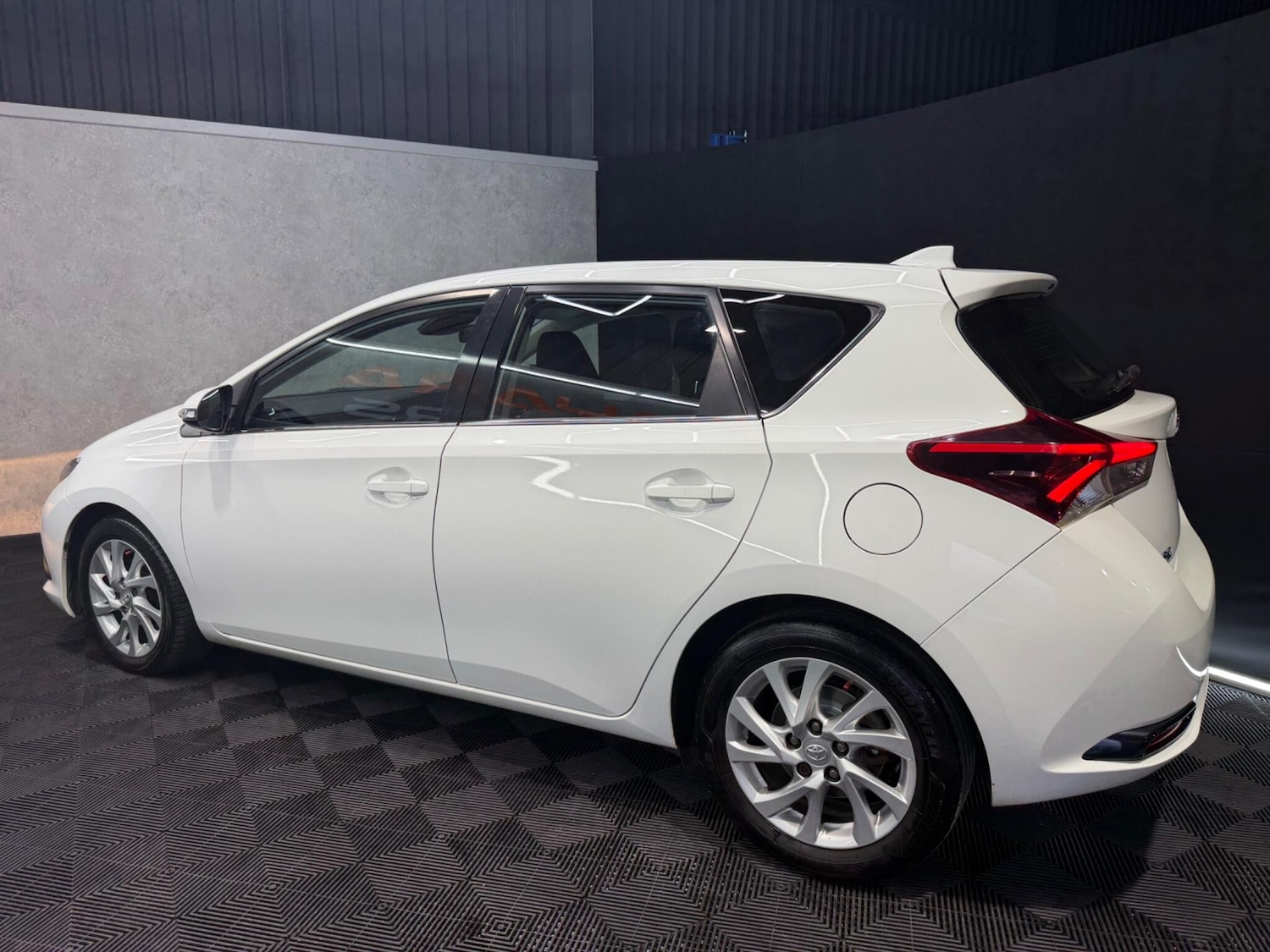 Used Toyota Auris 2017 for sale - 77709832: Photo 13