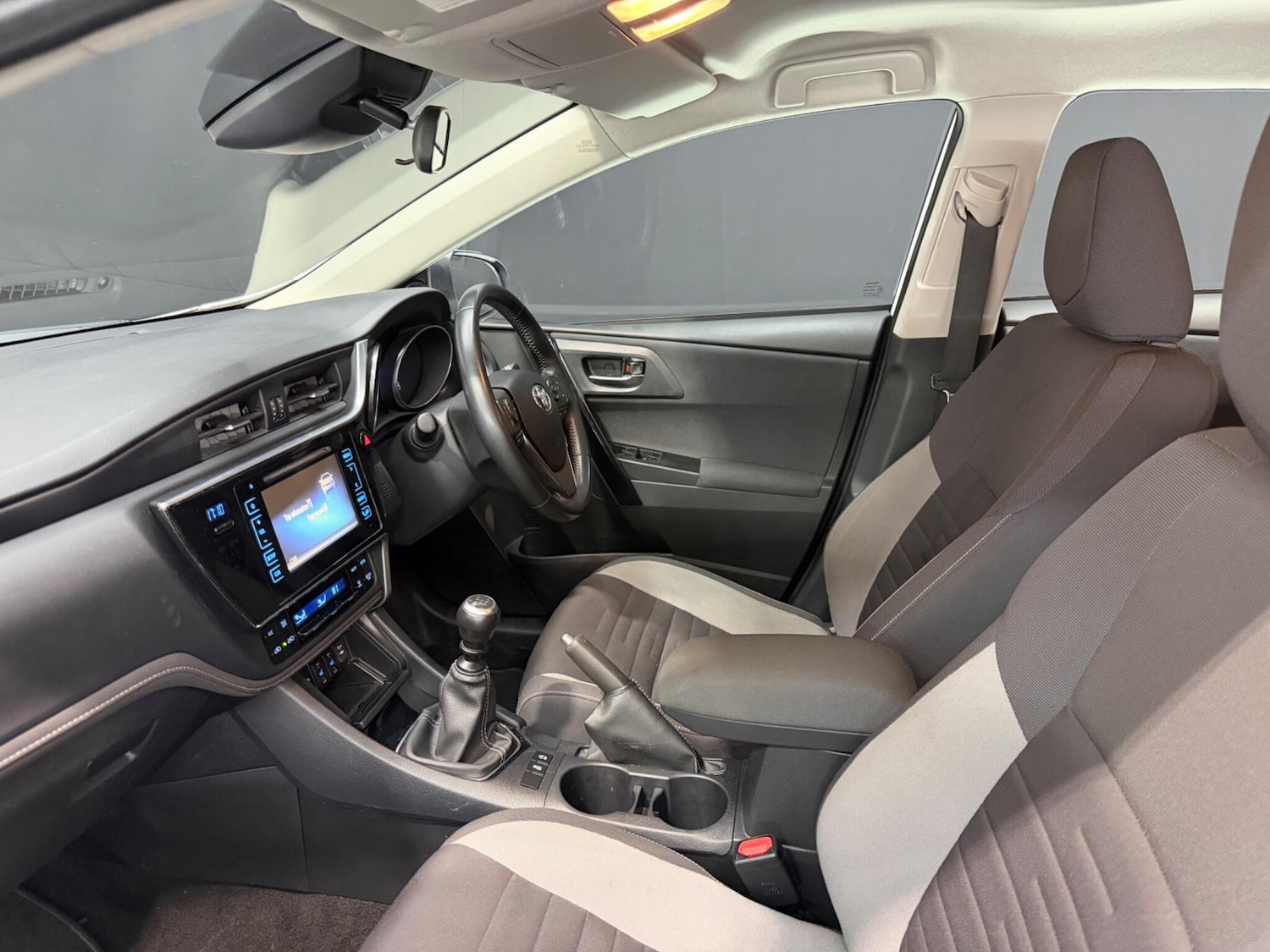 Used Toyota Auris 2017 for sale - 77709832: Photo 21