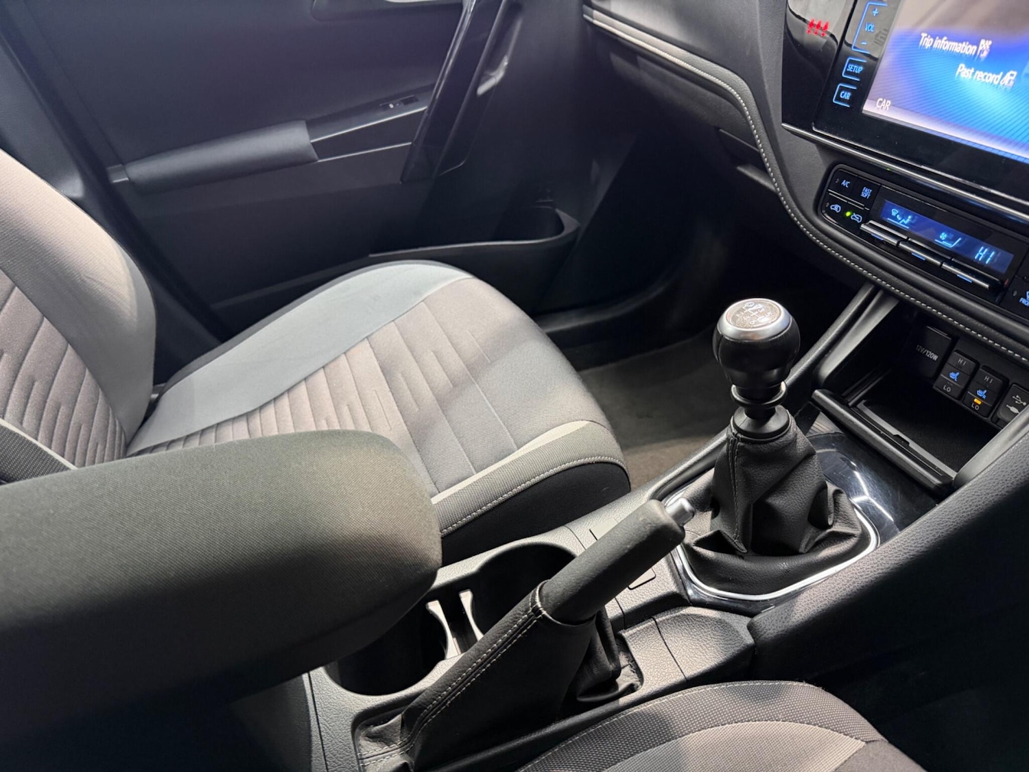 Used Toyota Auris 2017 for sale - 77709832: Photo 29